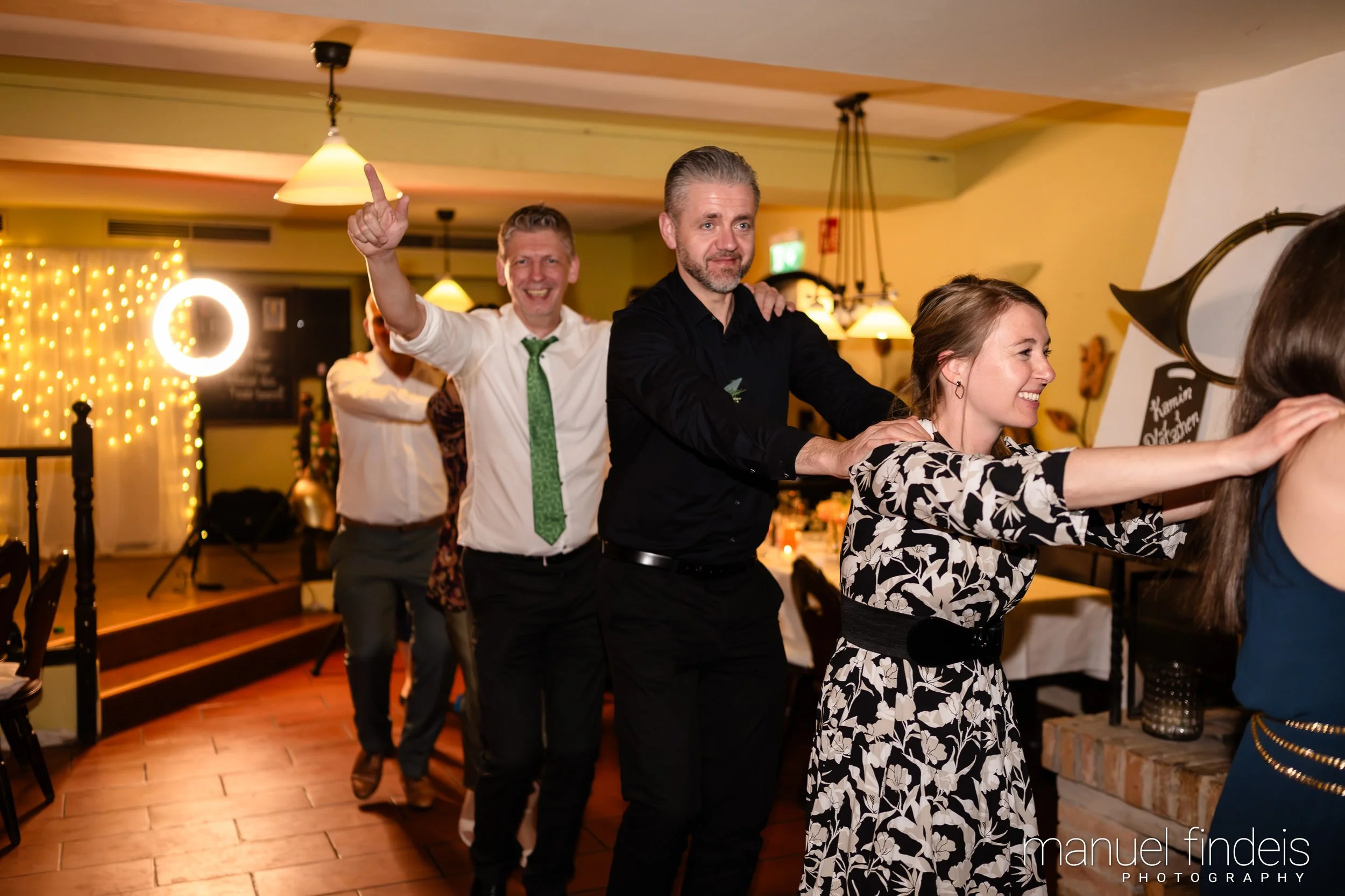 1085_Hochzeit_VuA_www.manuelfindeis.com.jpg