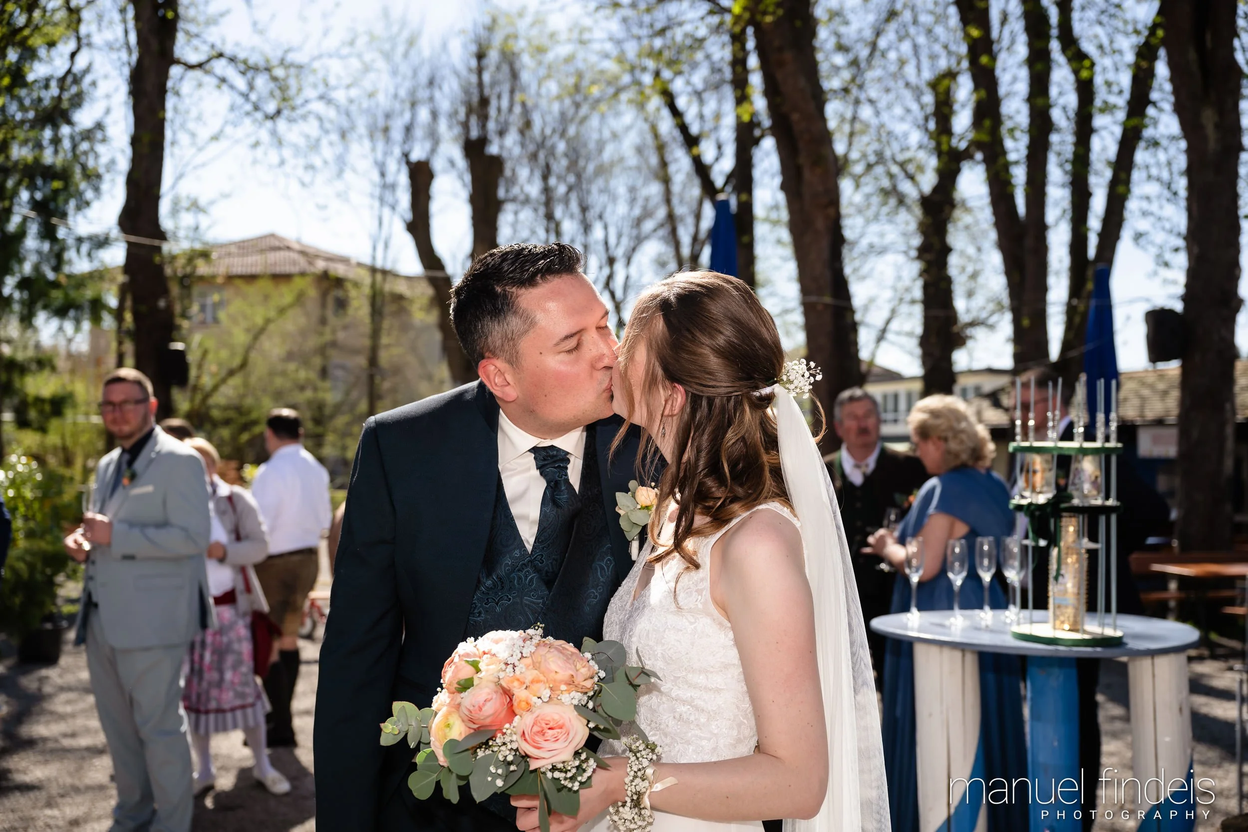 0608_Hochzeit_VuA_www.manuelfindeis.com.jpg