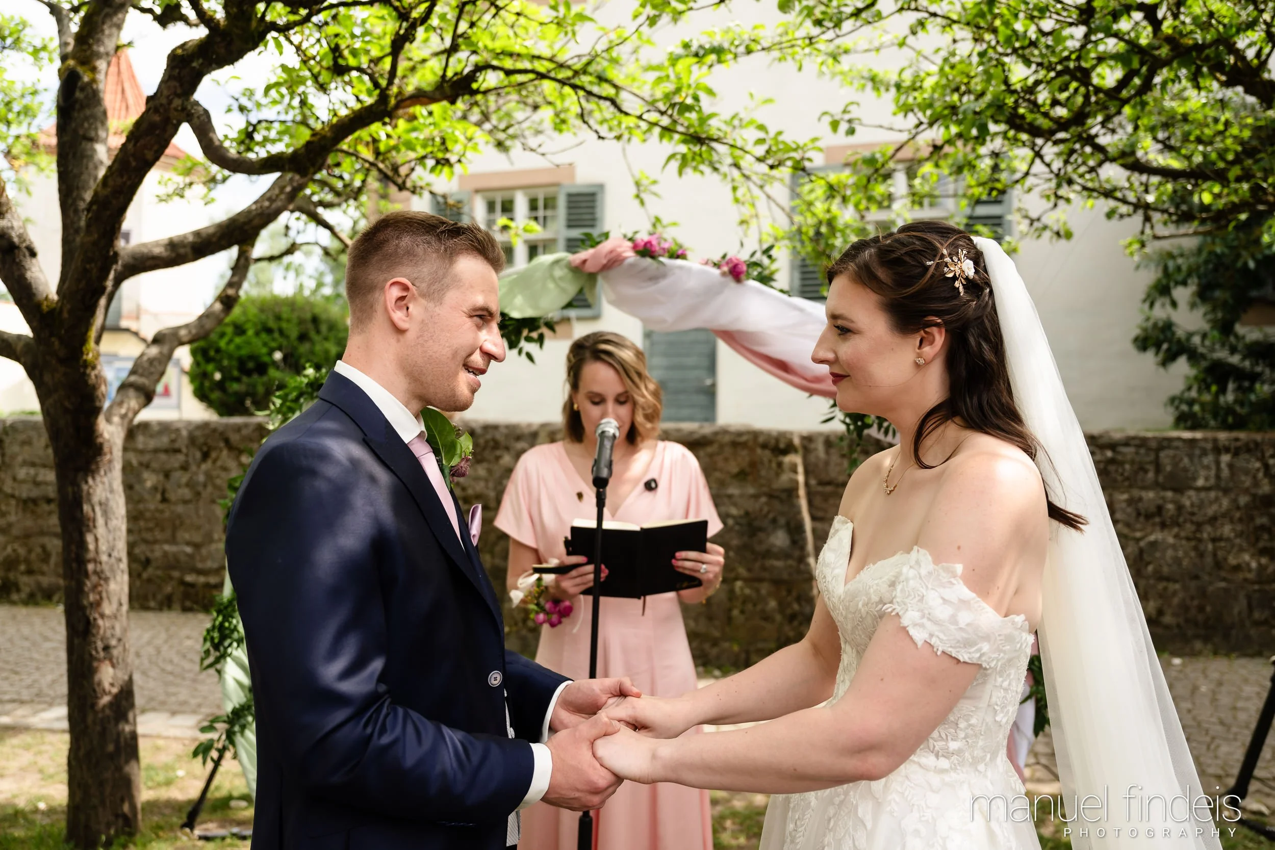 0207_Hochzeit_RuS_www.manuelfindeis.com.jpg