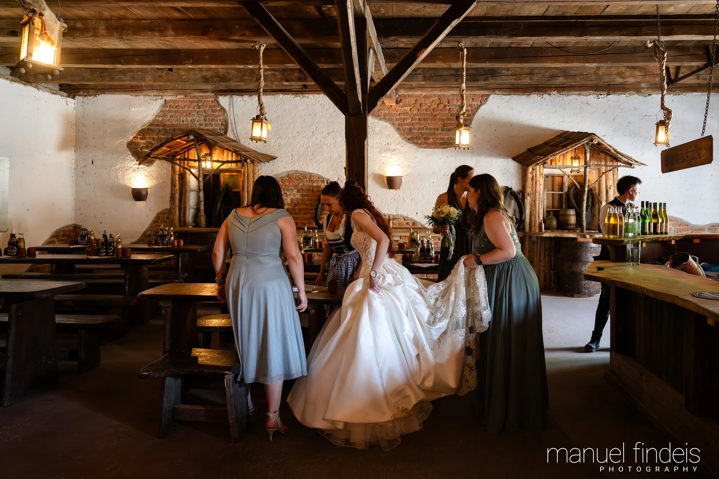 0484_Hochzeit-LUM_www.manuelfindeis.com.jpg