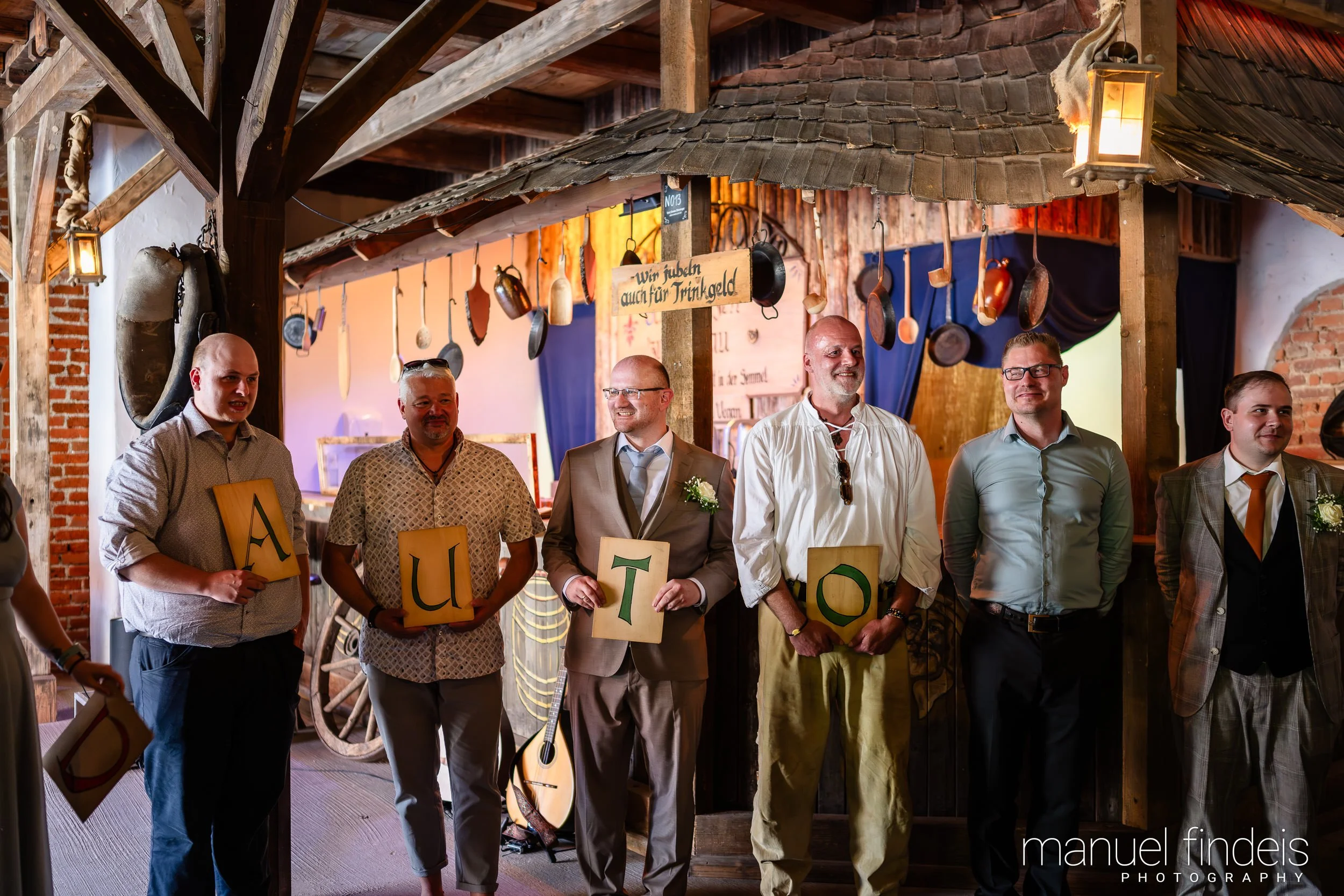 0662_Hochzeit-LUM_www.manuelfindeis.com.jpg