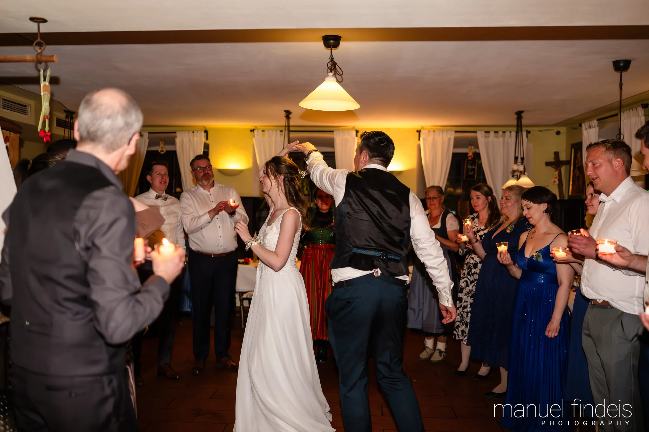 1147_Hochzeit_VuA_www.manuelfindeis.com.jpg