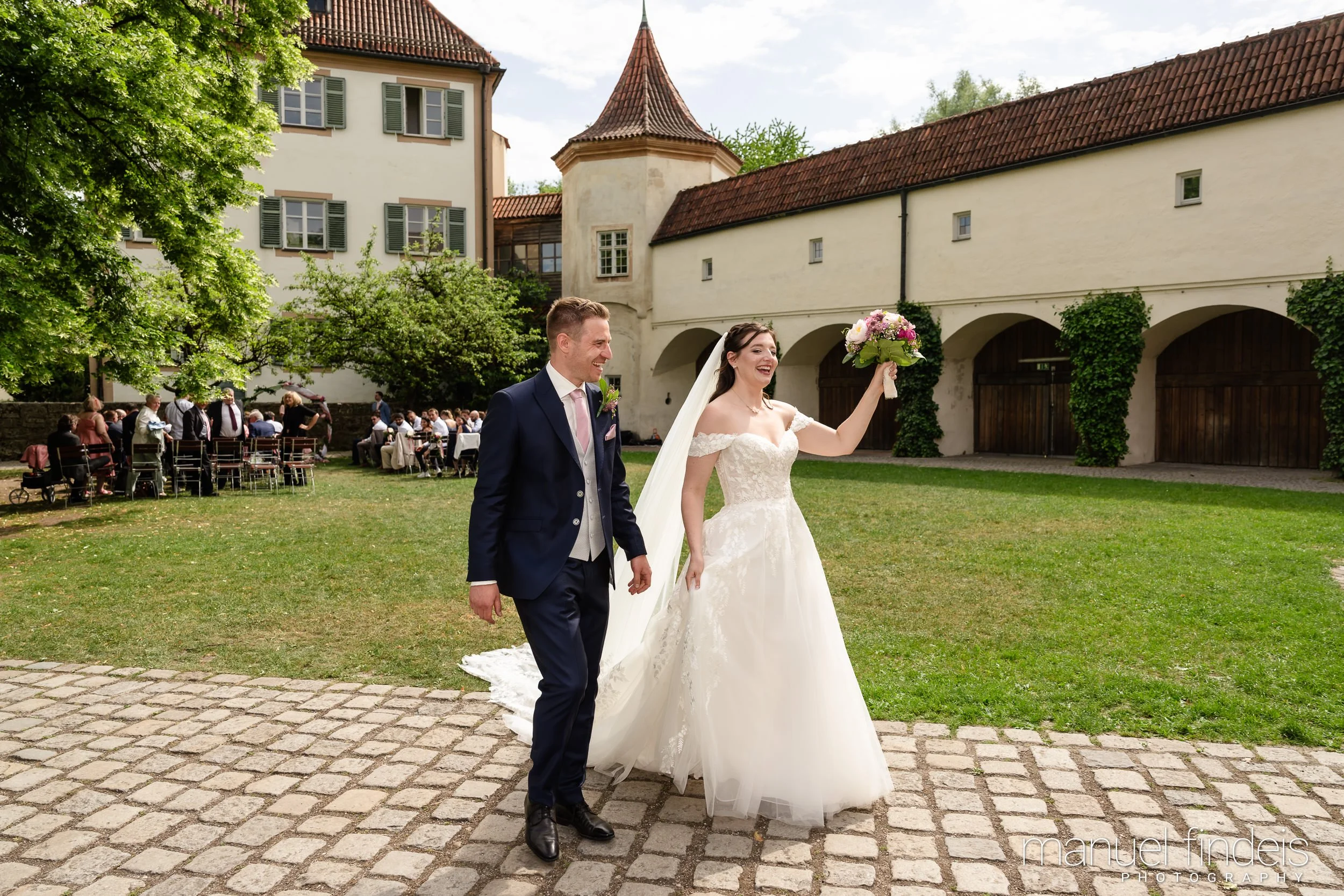 0265_Hochzeit_RuS_www.manuelfindeis.com.jpg