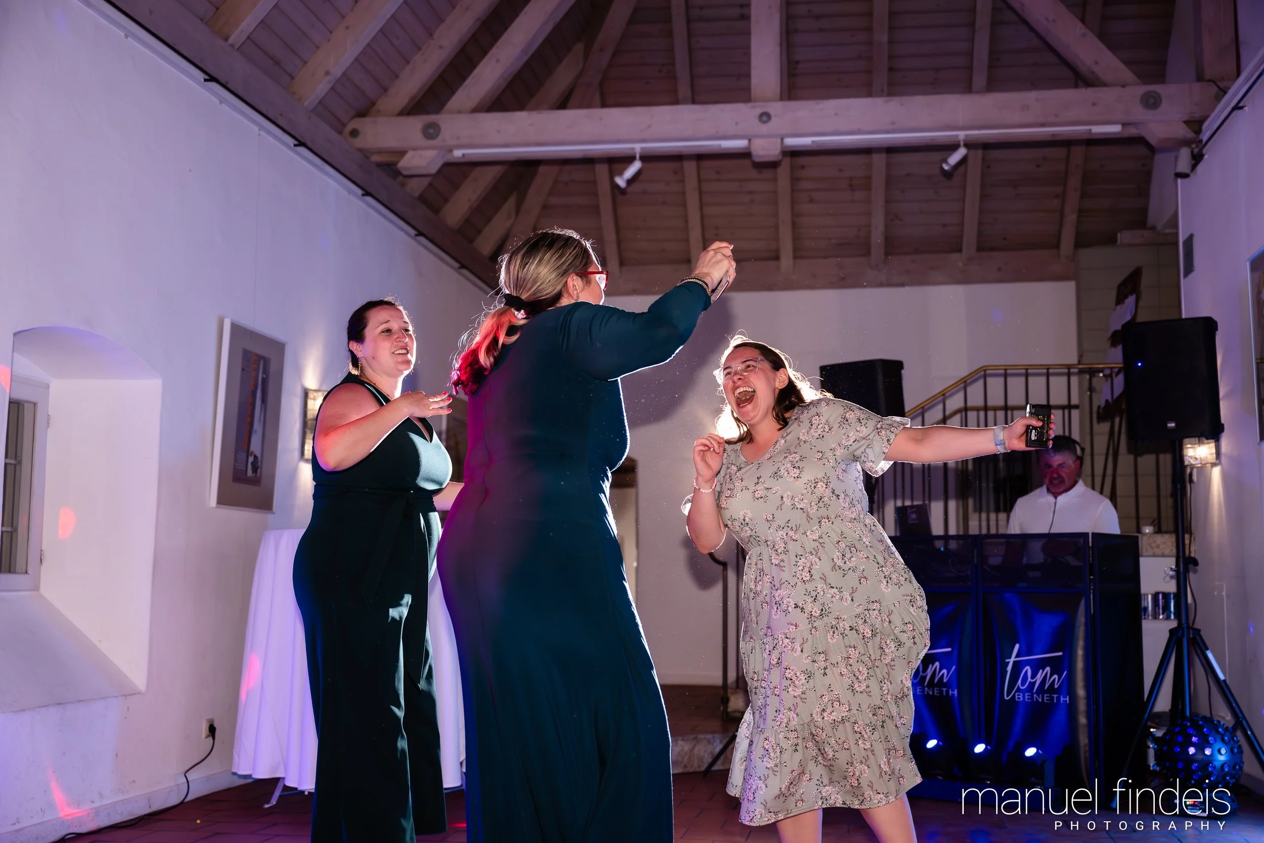 1022_Hochzeit_RuS_www.manuelfindeis.com.jpg