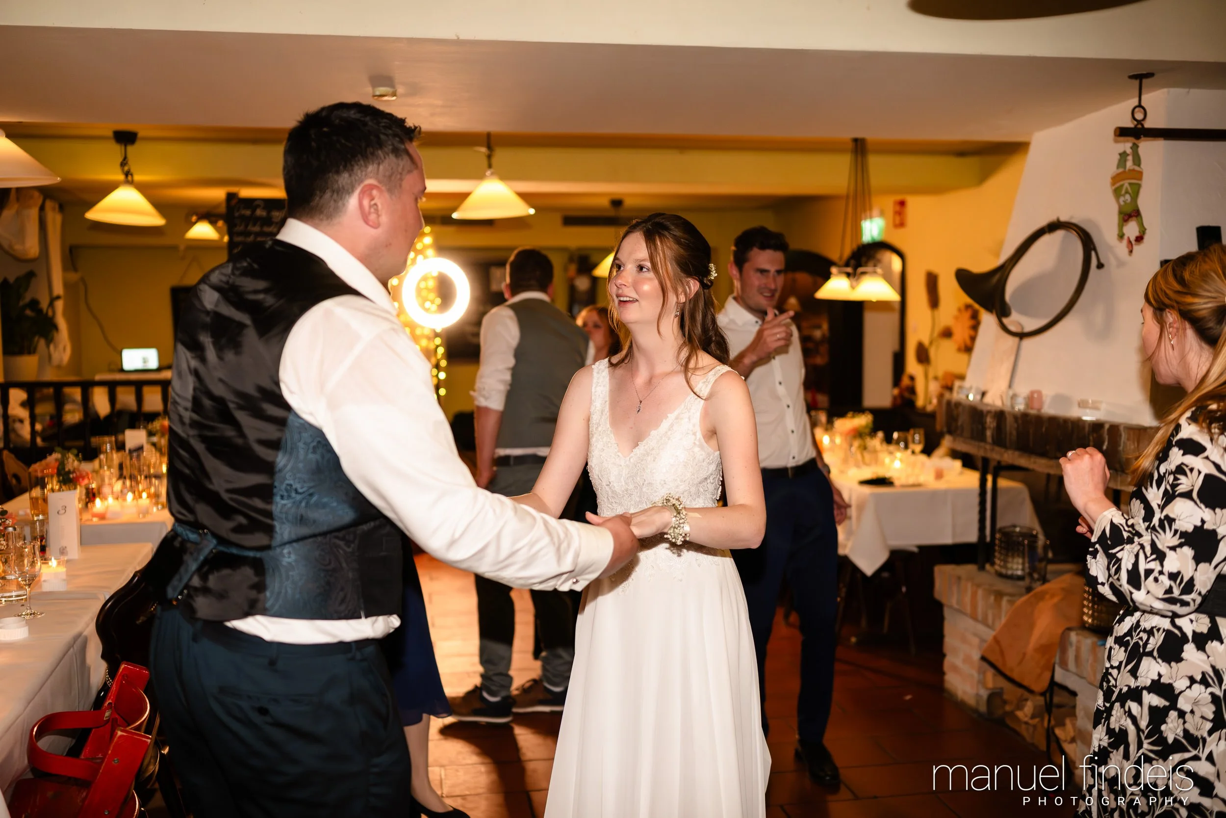1134_Hochzeit_VuA_www.manuelfindeis.com.jpg
