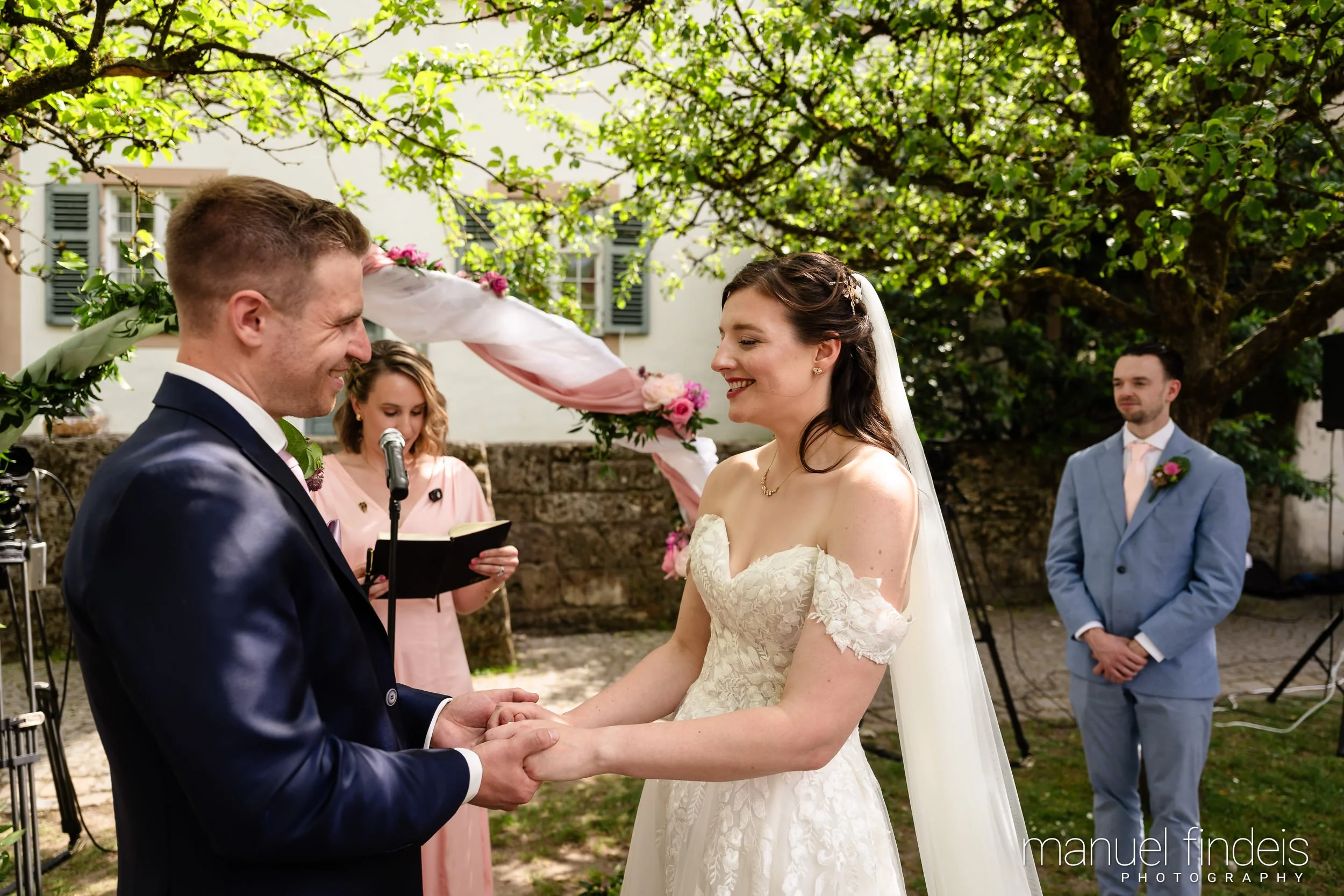 0219_Hochzeit_RuS_www.manuelfindeis.com.jpg