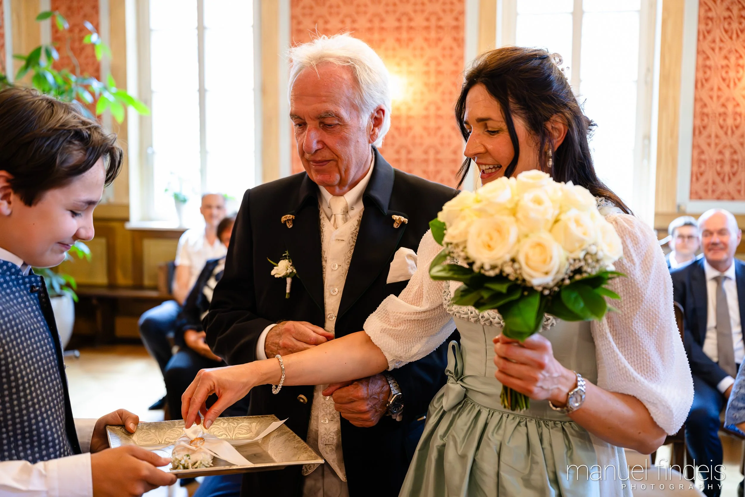 0132_Hochzeit_AuE_www.manuelfindeis.com.jpg