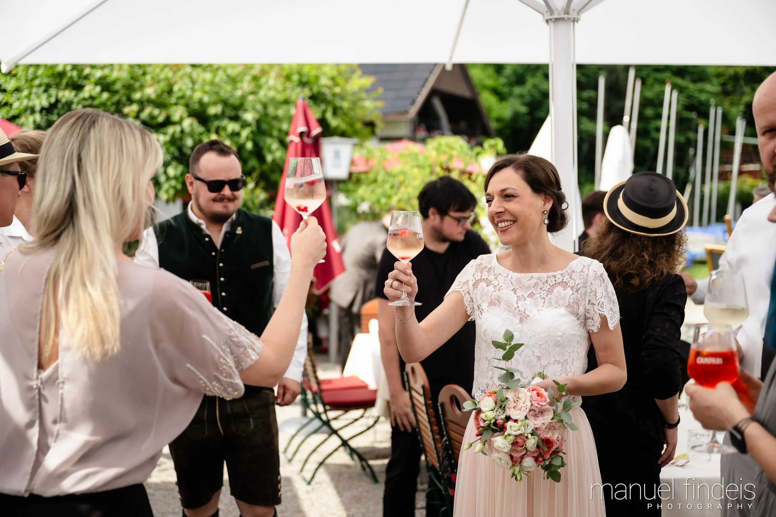 0472_Hochzeit-BuL_www.manuelfindeis.com.jpg