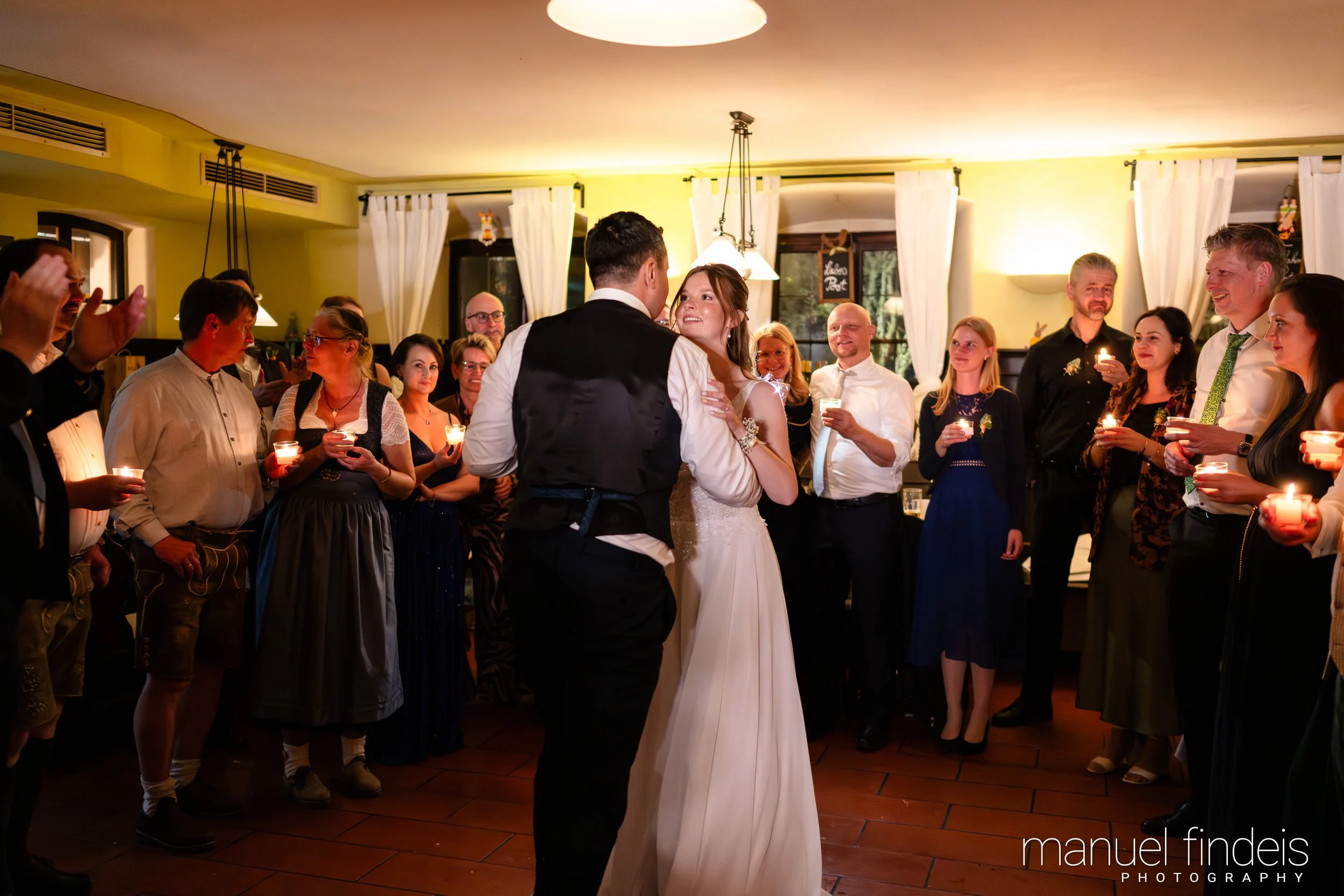 0968_Hochzeit_VuA_www.manuelfindeis.com.jpg