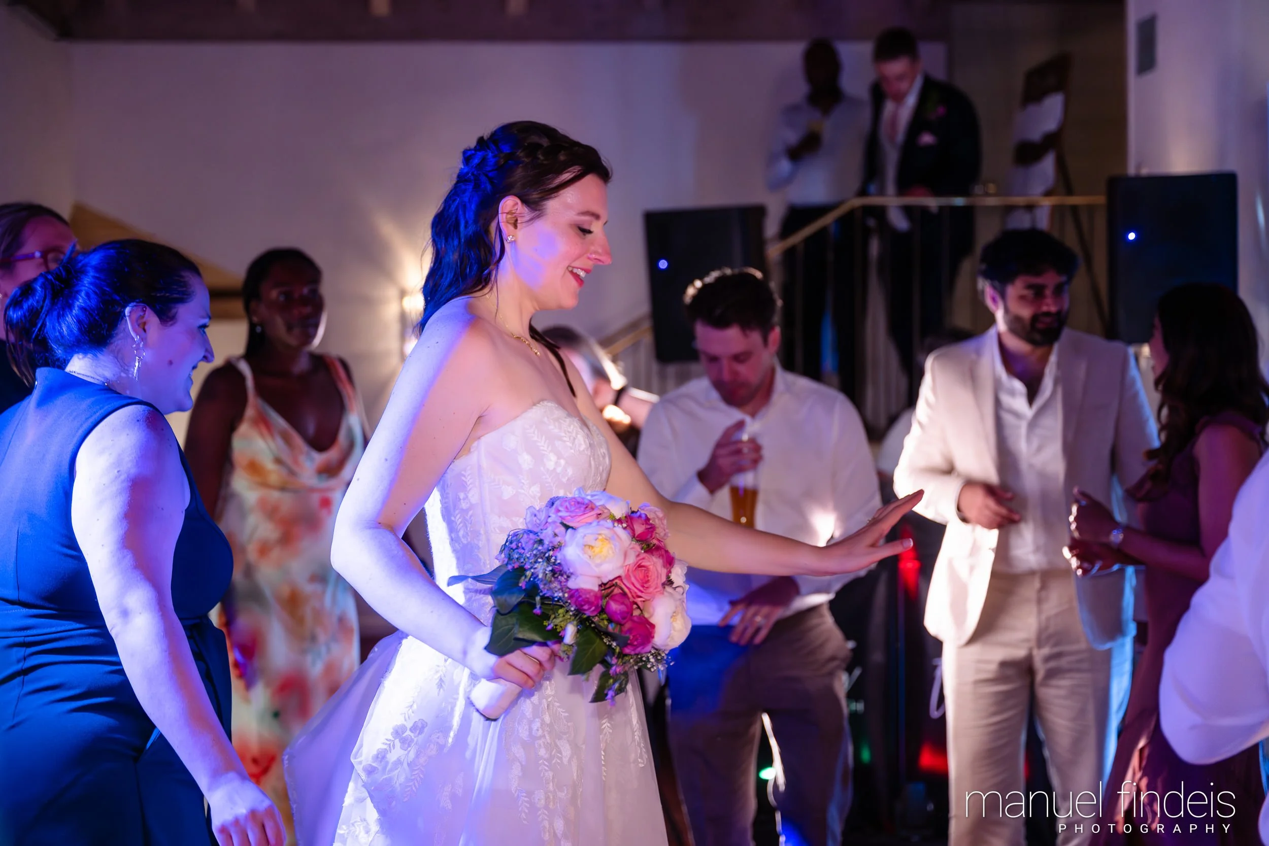 1049_Hochzeit_RuS_www.manuelfindeis.com.jpg