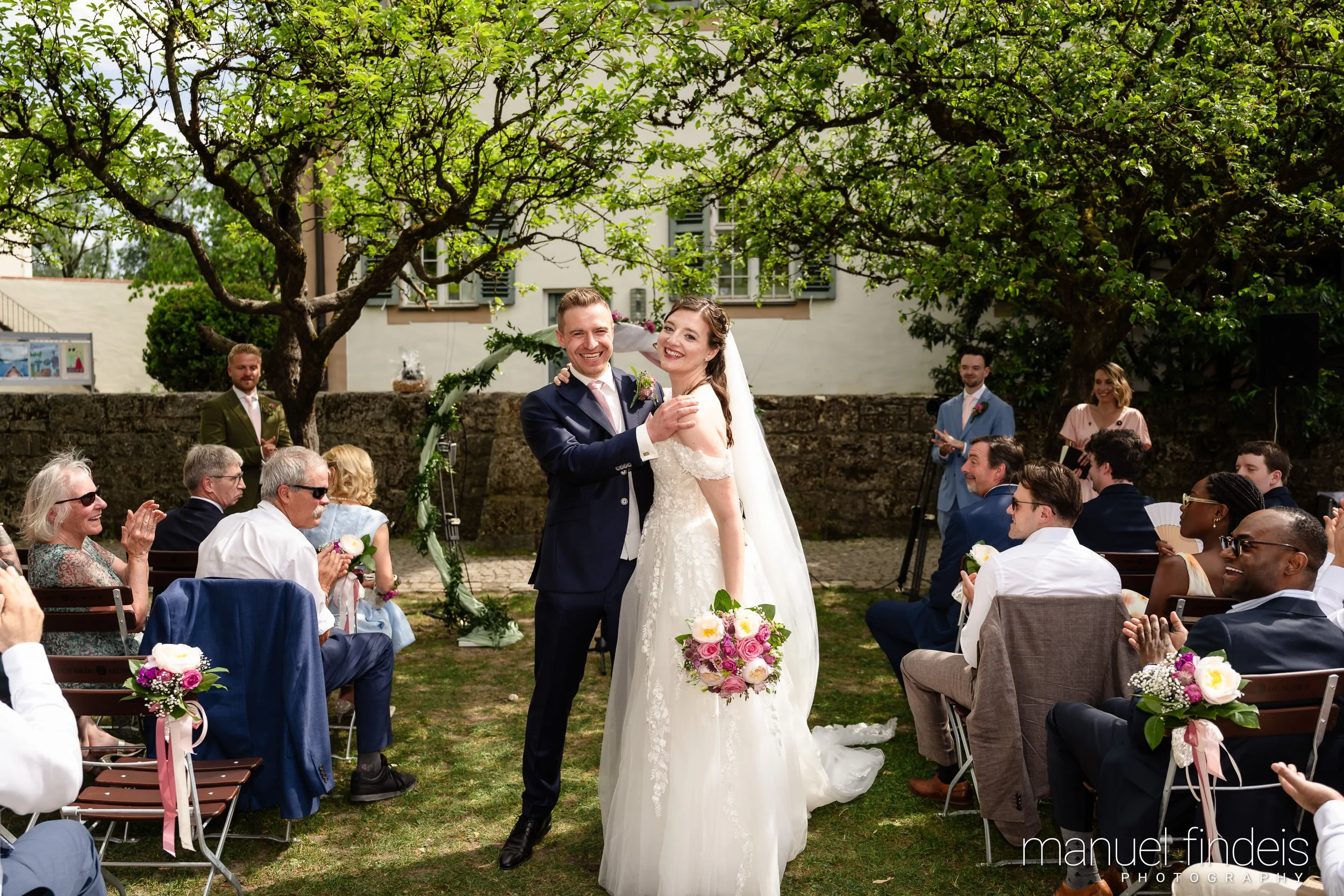 0259_Hochzeit_RuS_www.manuelfindeis.com.jpg