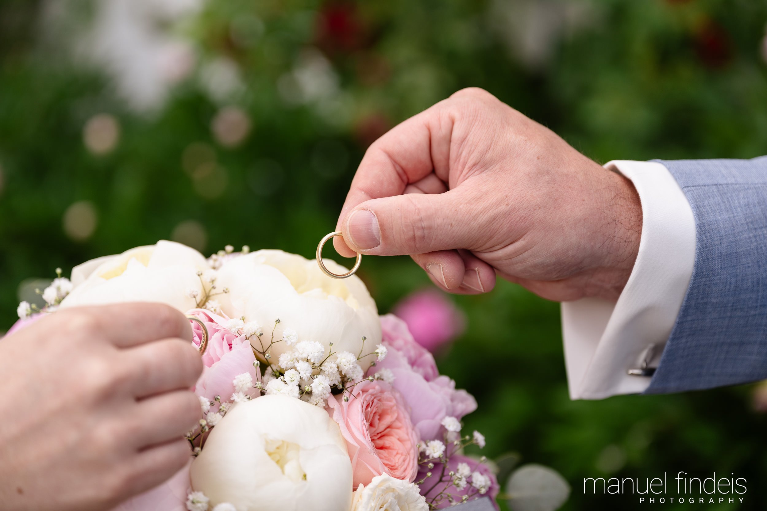 0132_Hochzeit_RundS_www.manuelfindeis.com.jpg