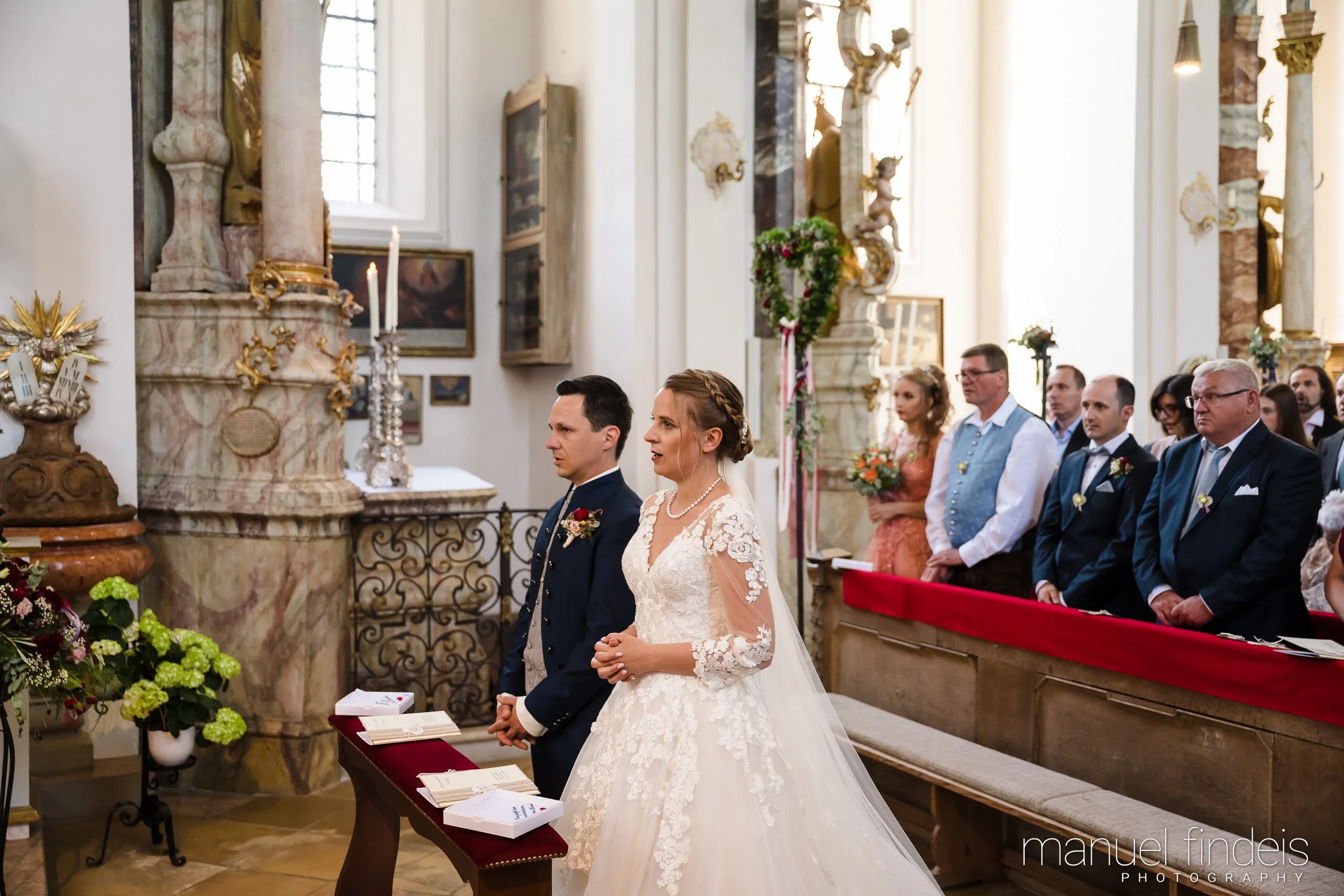 0213_Hochzeit-MuR-Kirche_www.manuelfindeis.com.jpg
