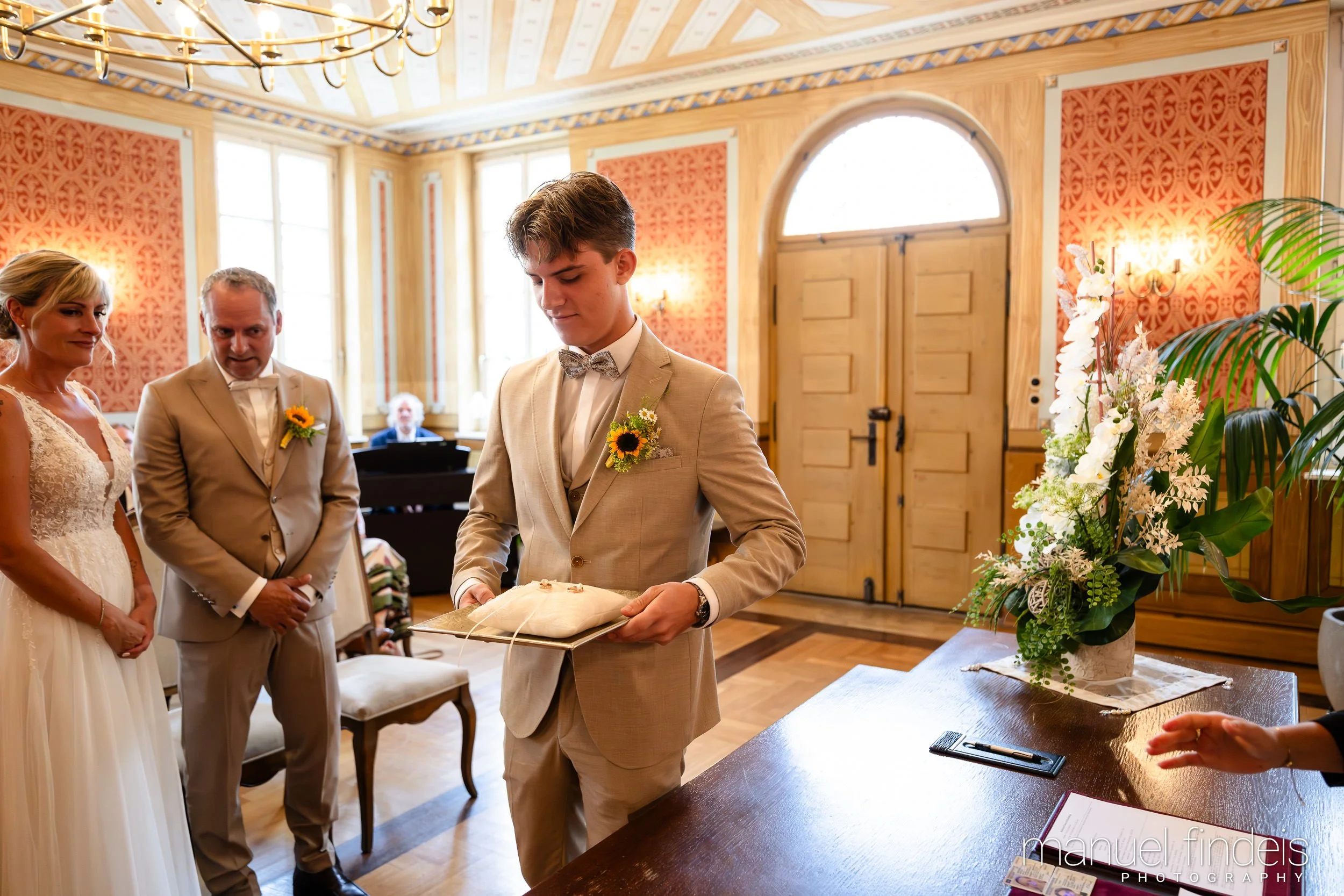 0172_Hochzeit_CuR_www.manuelfindeis.com.jpg