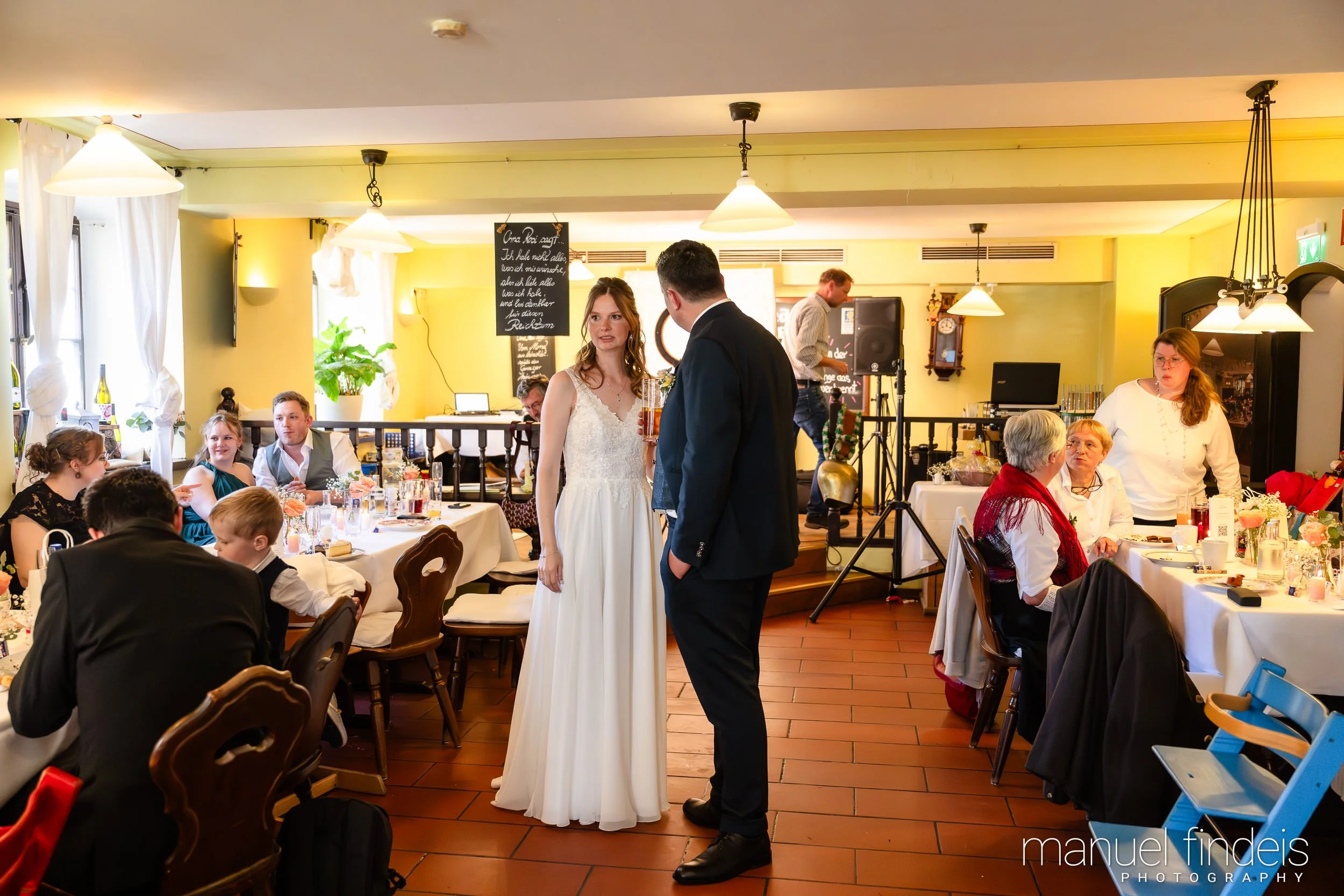 0772_Hochzeit_VuA_www.manuelfindeis.com.jpg