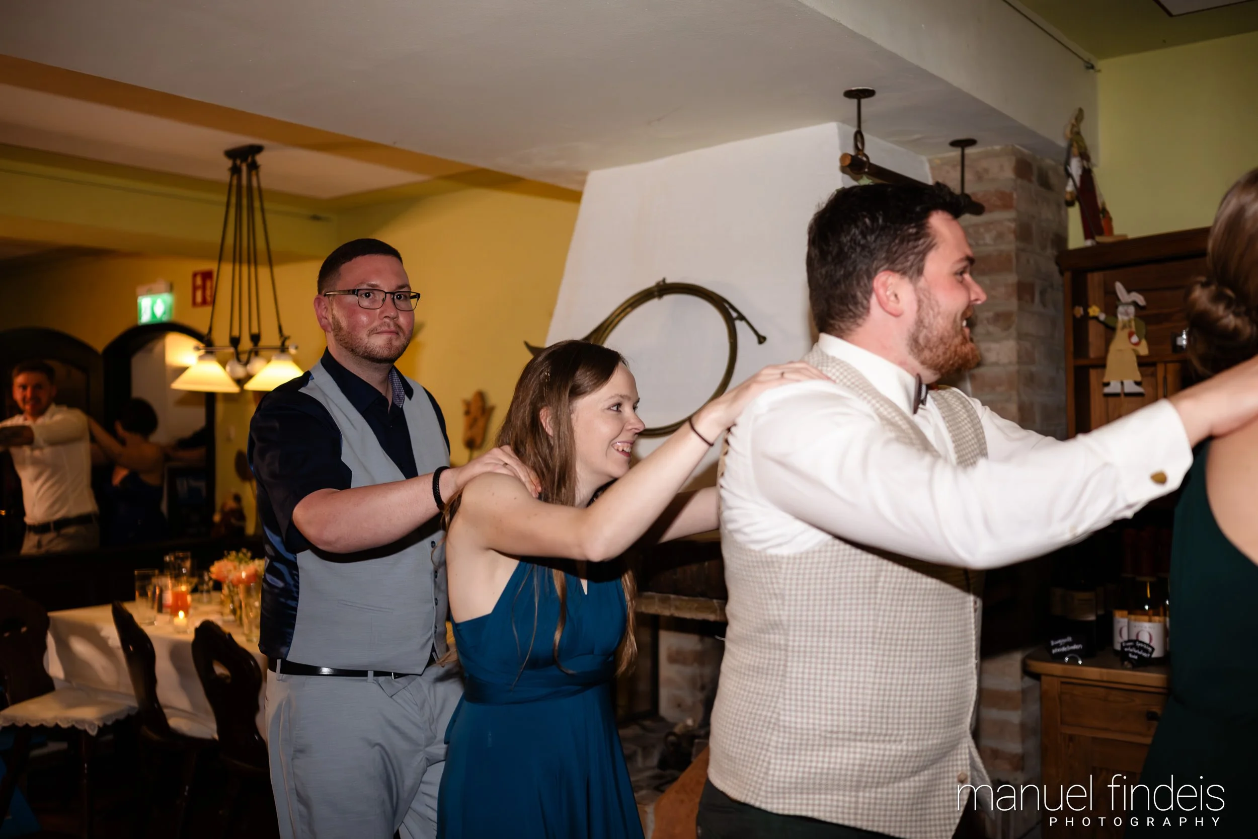1091_Hochzeit_VuA_www.manuelfindeis.com.jpg