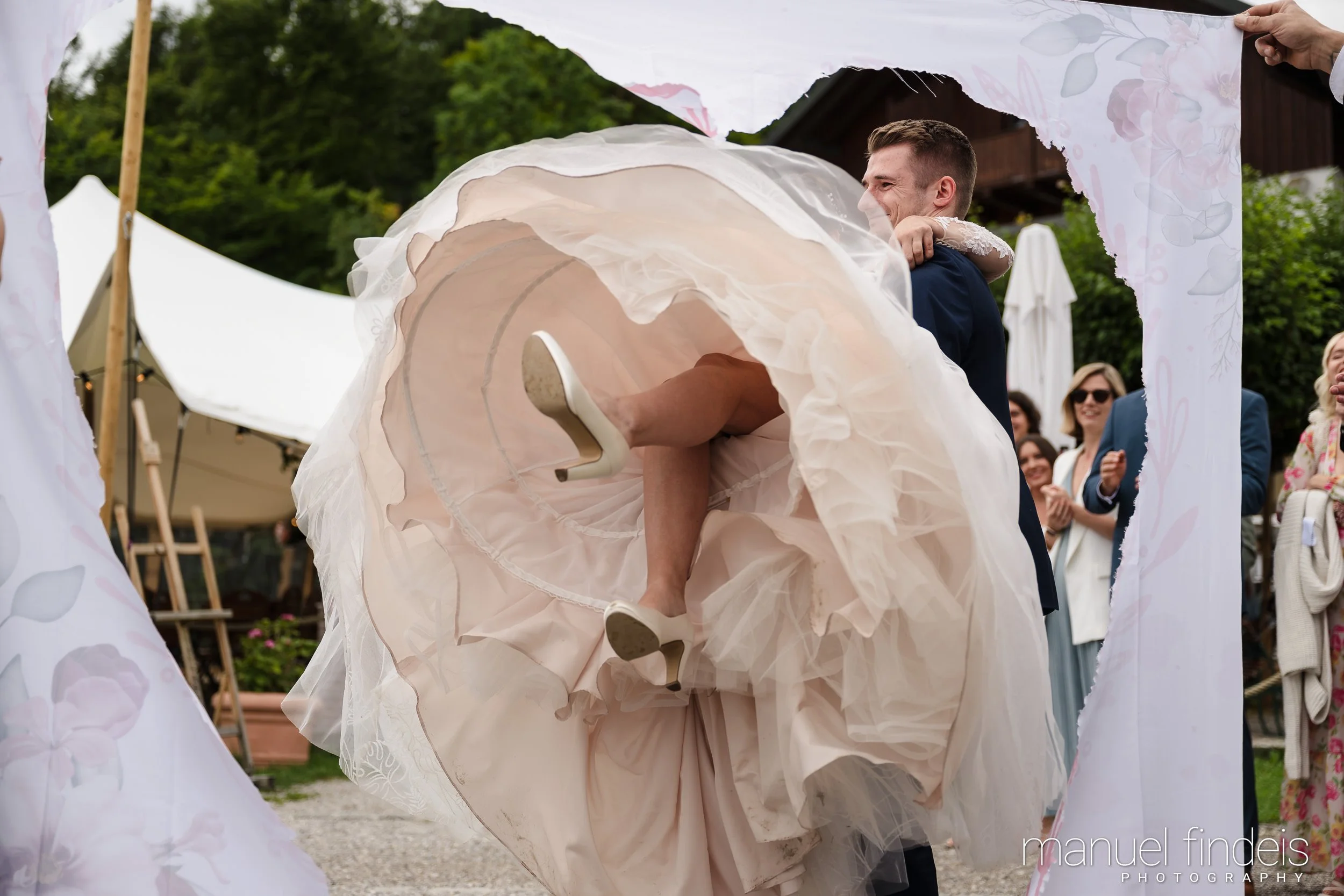 0571_Hochzeit-AuJ_www.manuelfindeis.com.jpg