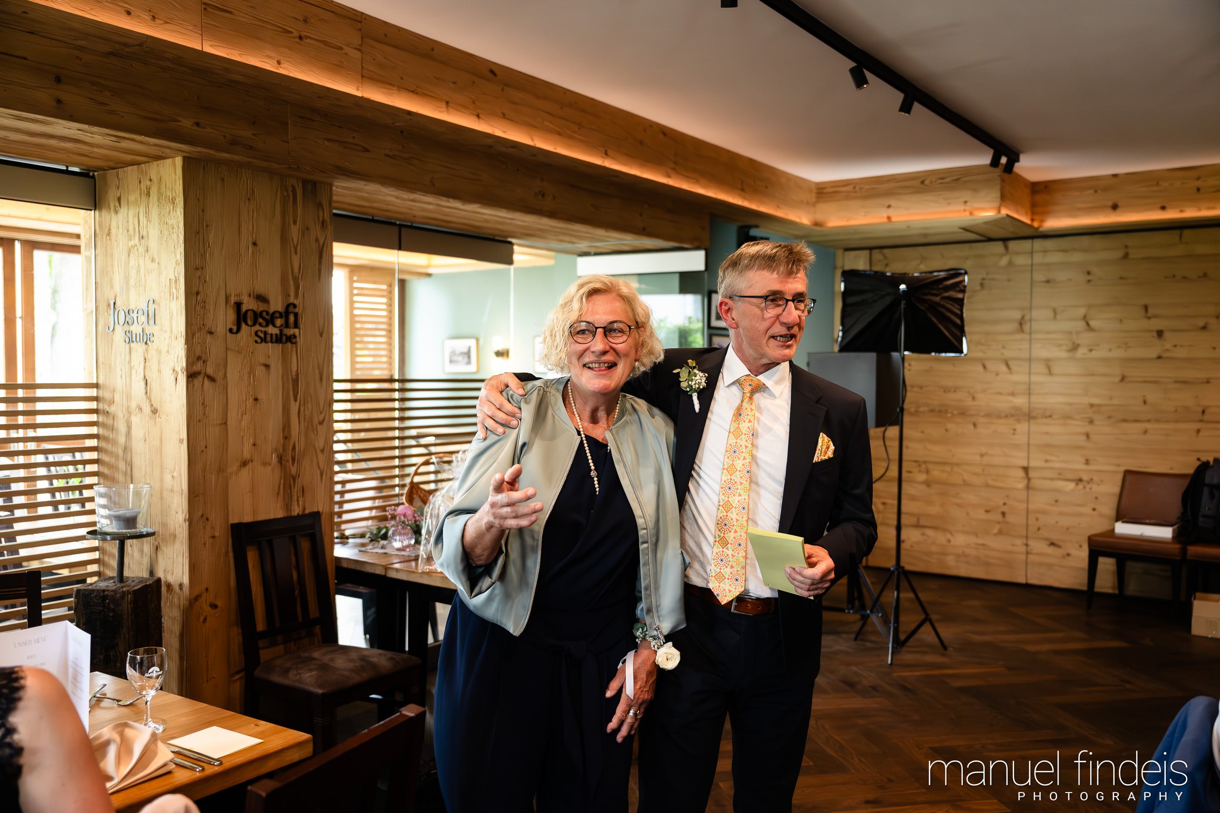 0564_Hochzeit_RundS_www.manuelfindeis.com.jpg