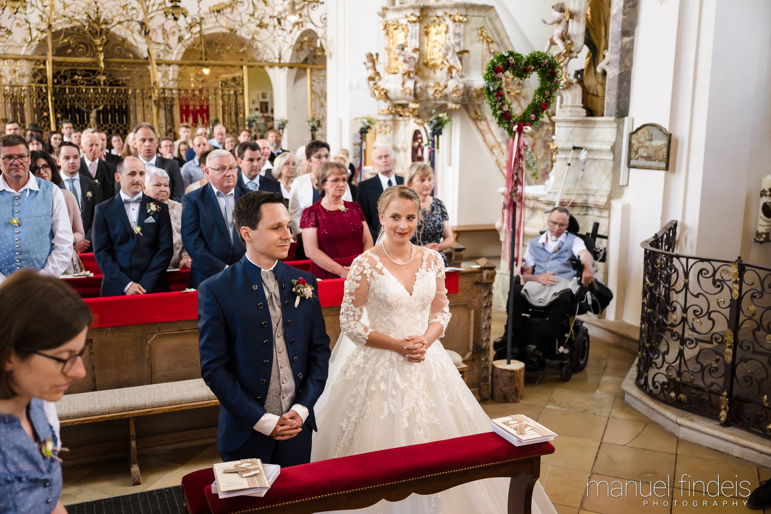 0389_Hochzeit-MuR-Kirche_www.manuelfindeis.com.jpg