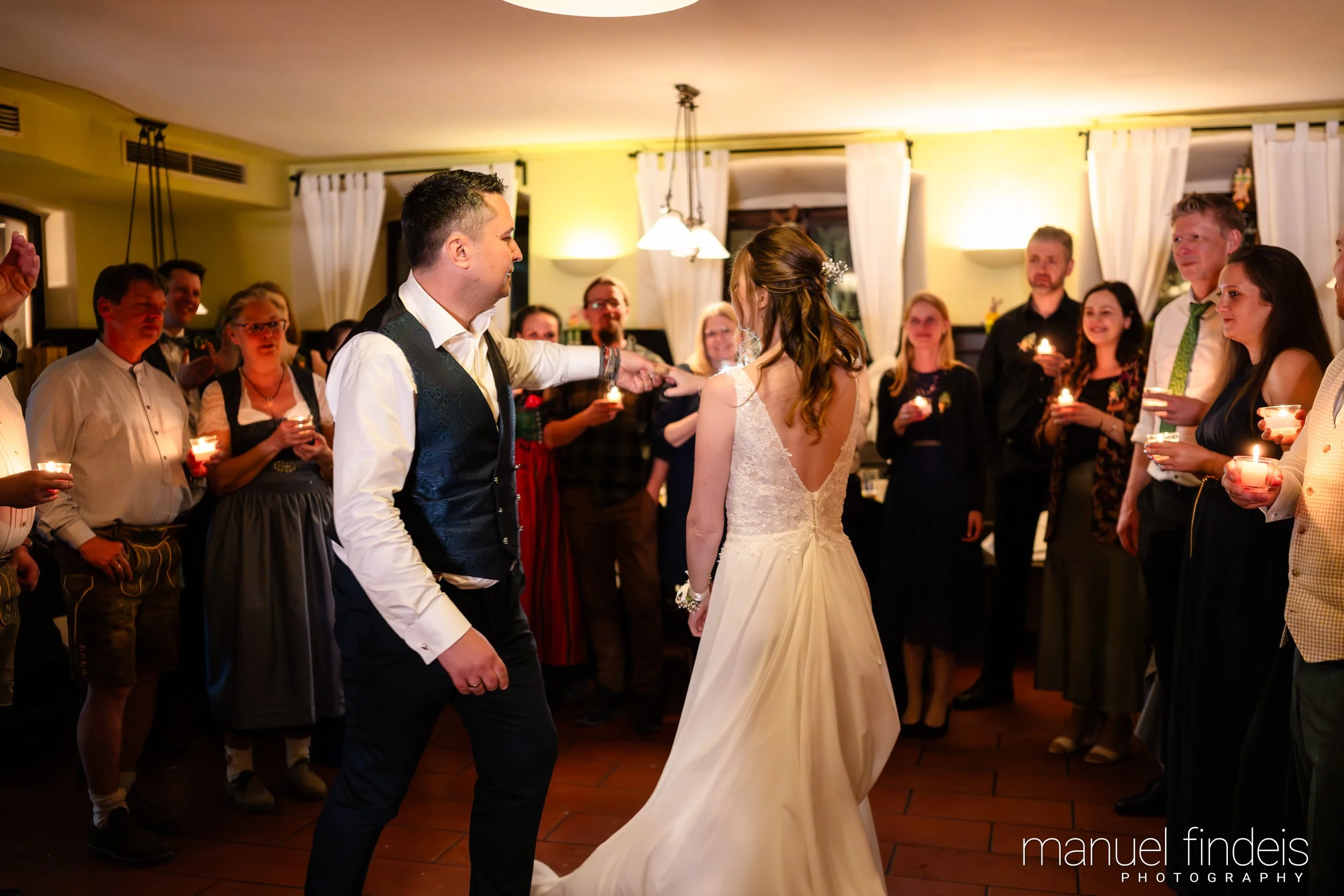 0976_Hochzeit_VuA_www.manuelfindeis.com.jpg