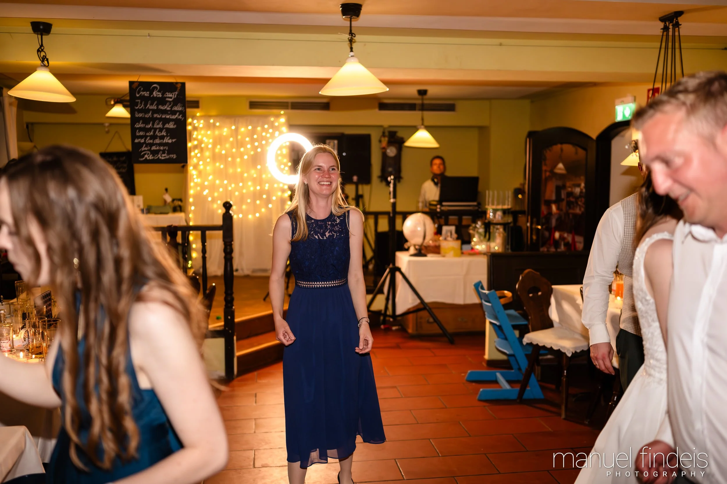 1107_Hochzeit_VuA_www.manuelfindeis.com.jpg