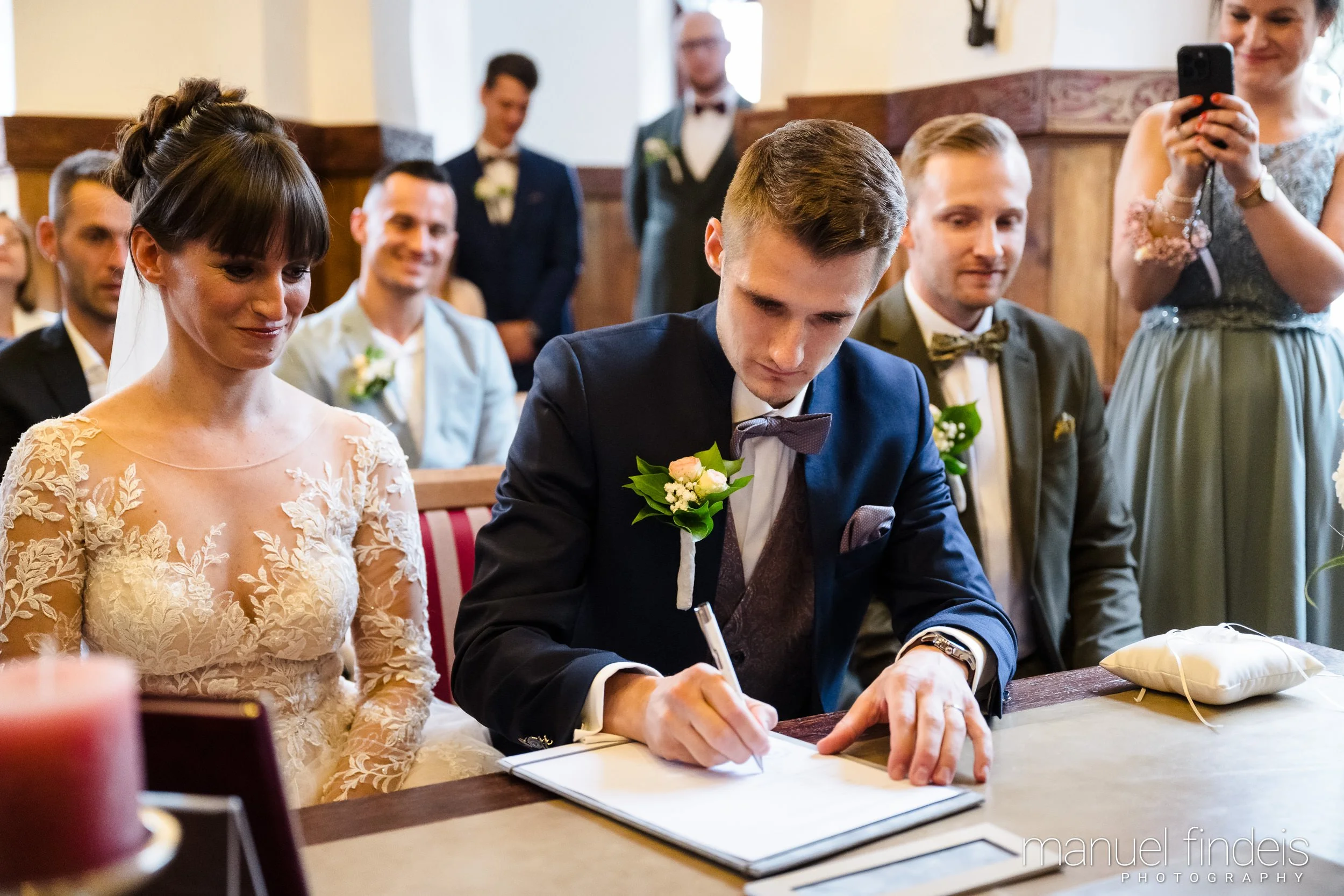 0246_Hochzeit-AuJ_www.manuelfindeis.com.jpg