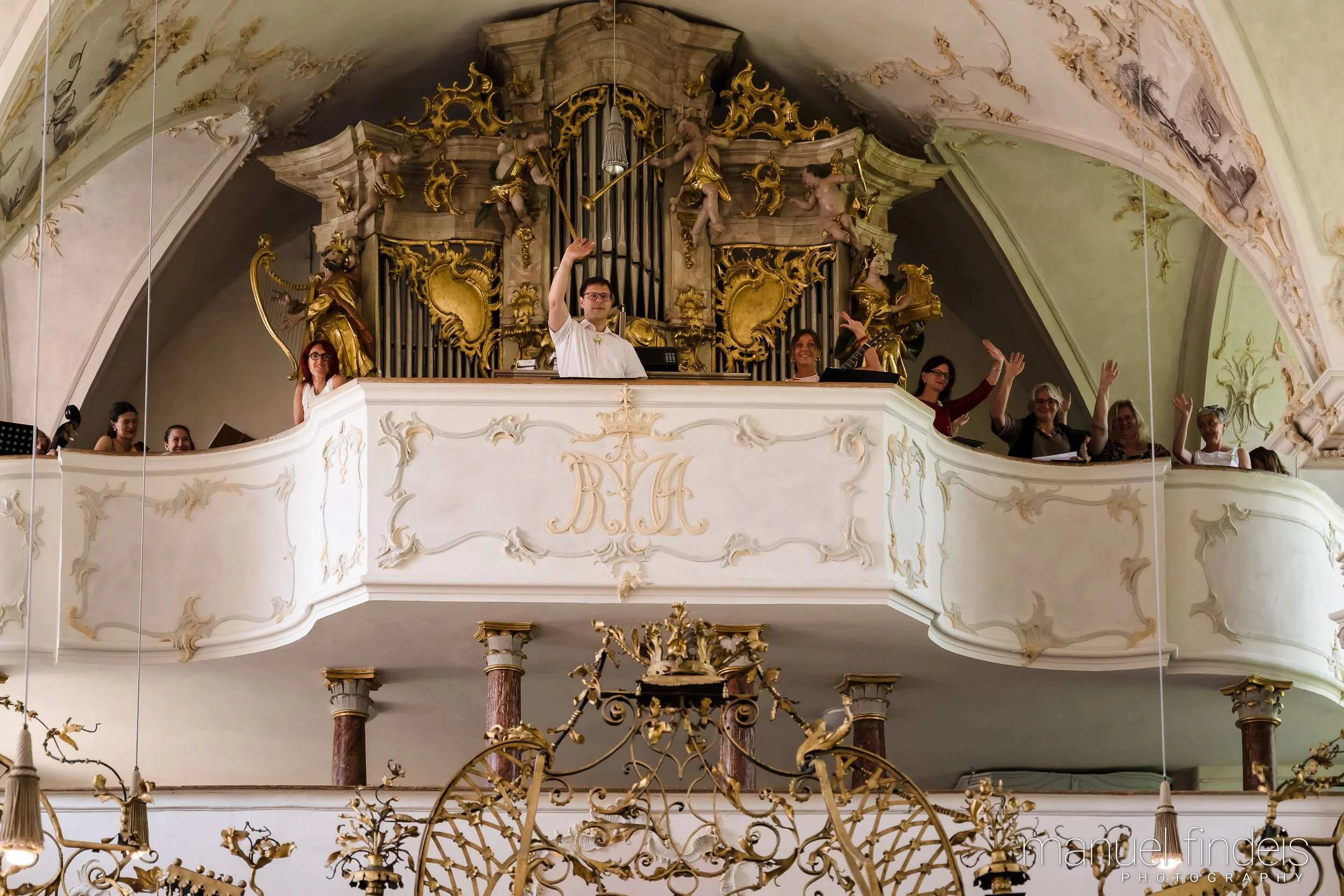 0459_Hochzeit-MuR-Kirche_www.manuelfindeis.com.jpg