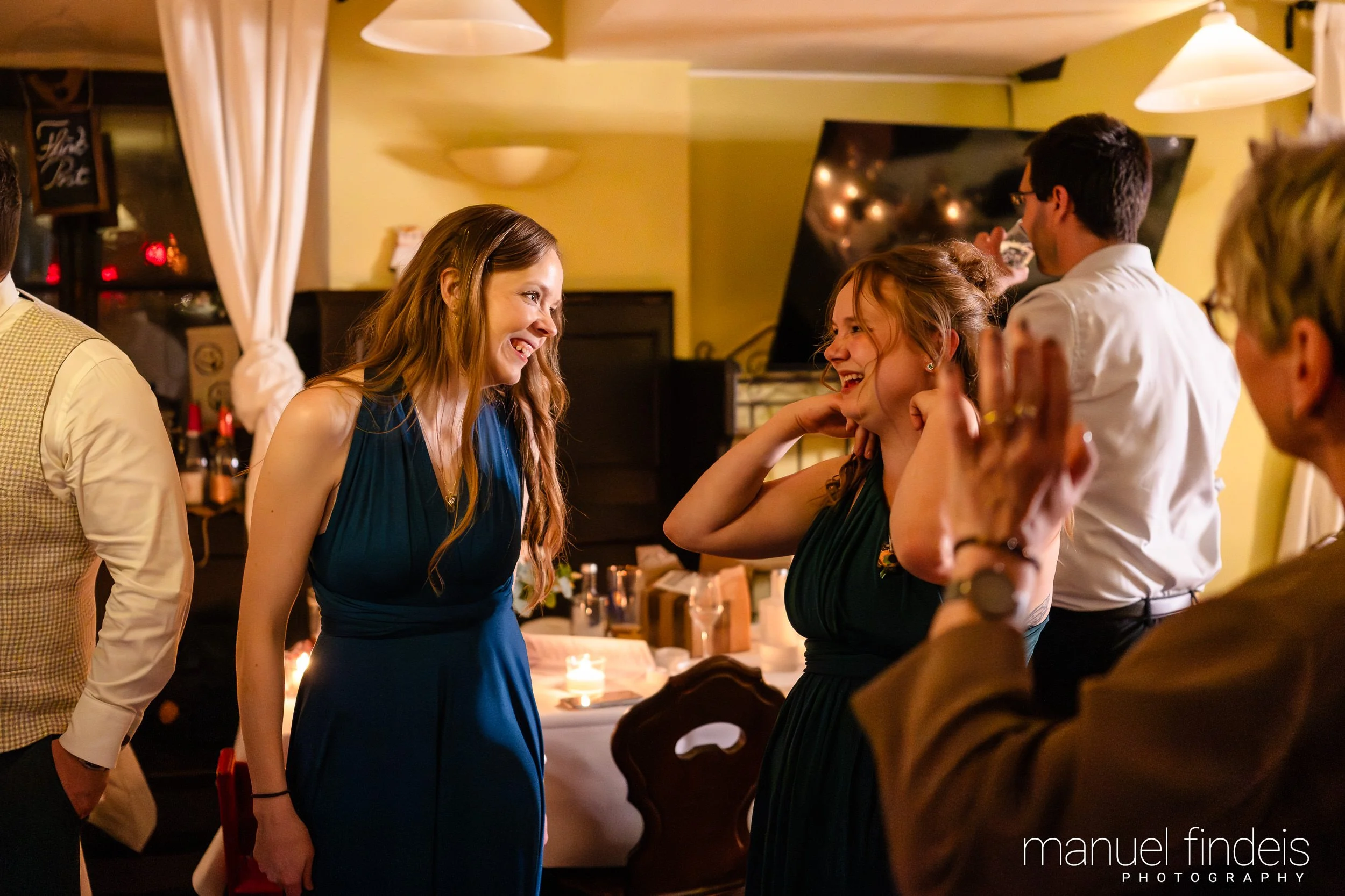 1056_Hochzeit_VuA_www.manuelfindeis.com.jpg