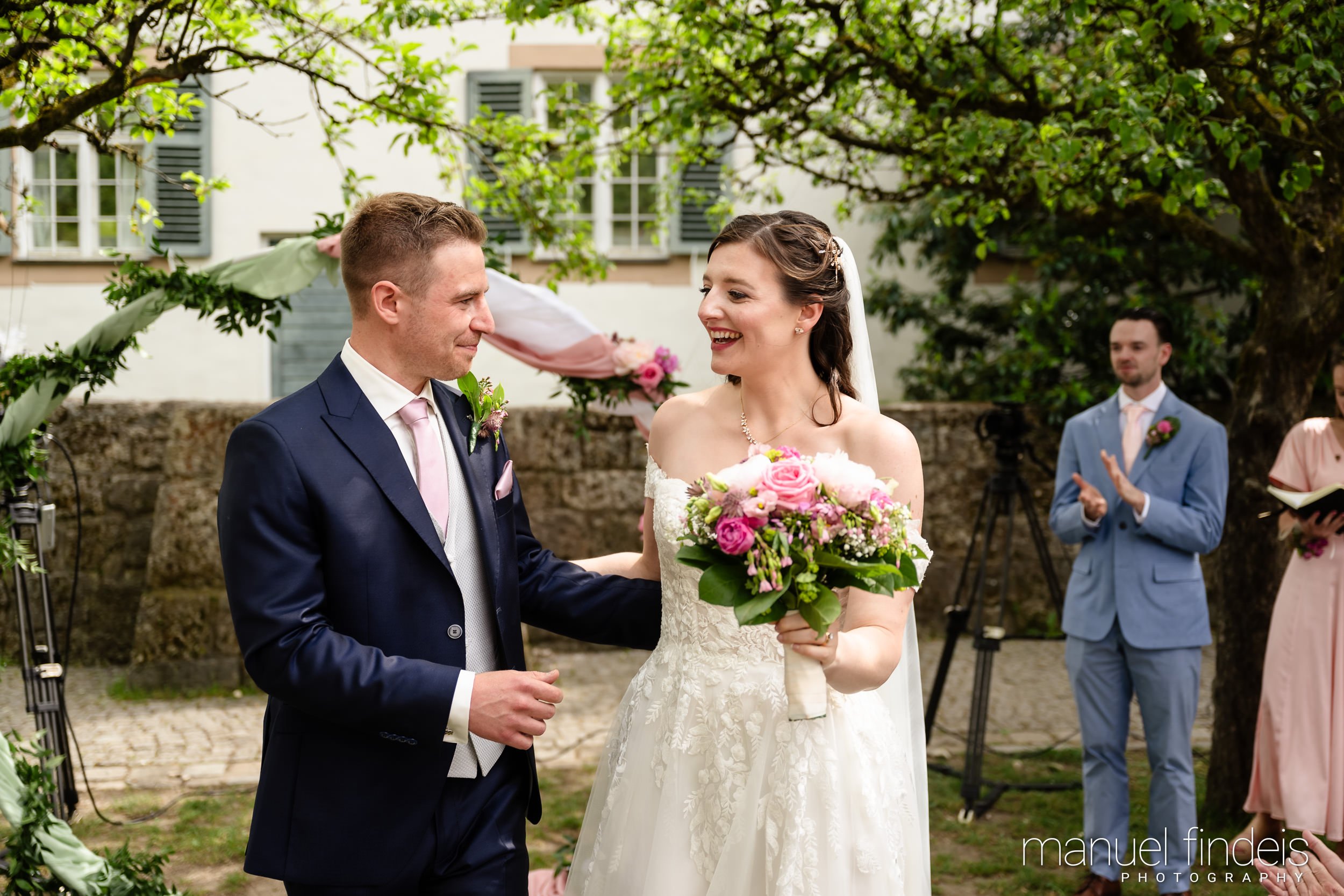0257_Hochzeit_RuS_www.manuelfindeis.com.jpg