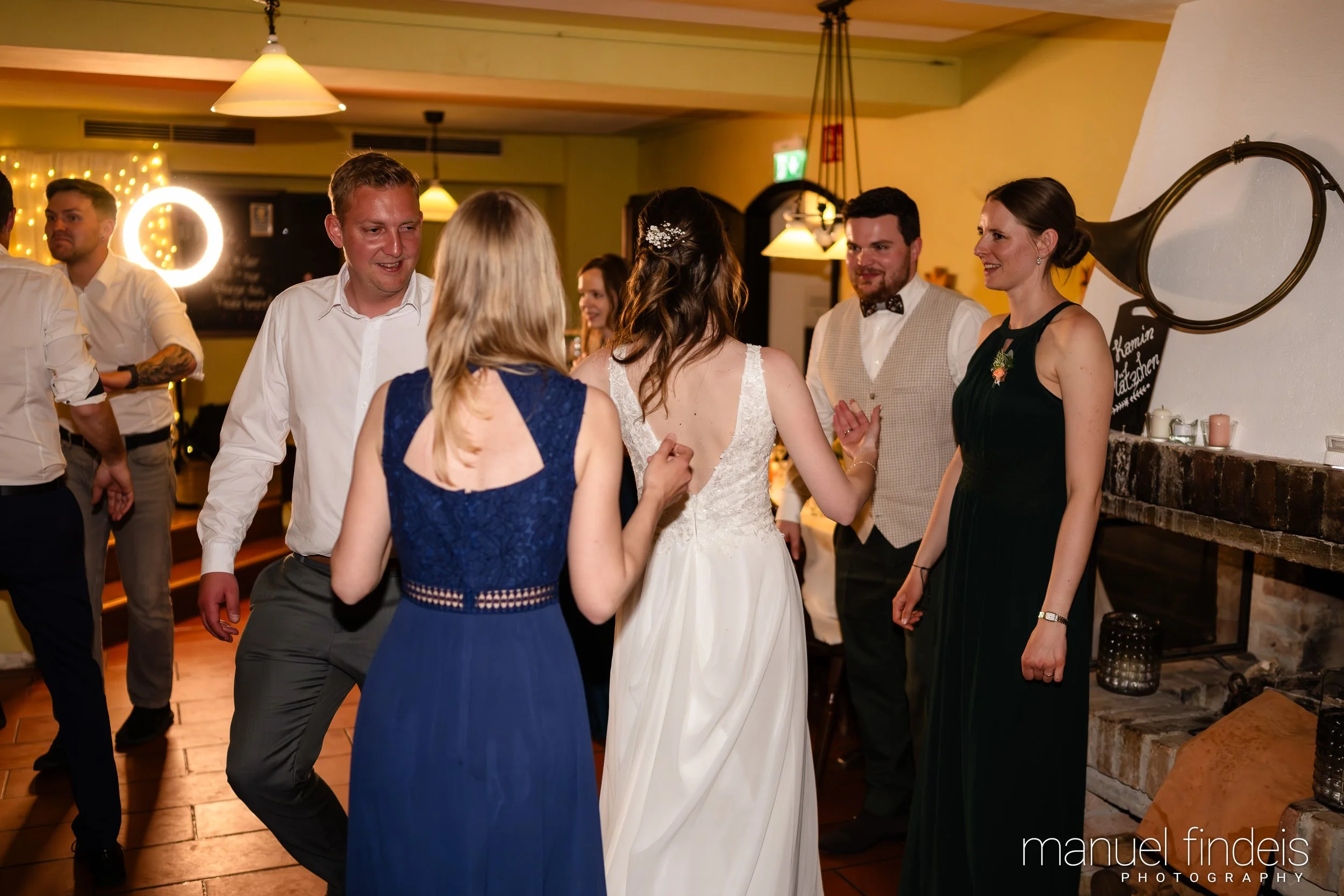 1102_Hochzeit_VuA_www.manuelfindeis.com.jpg