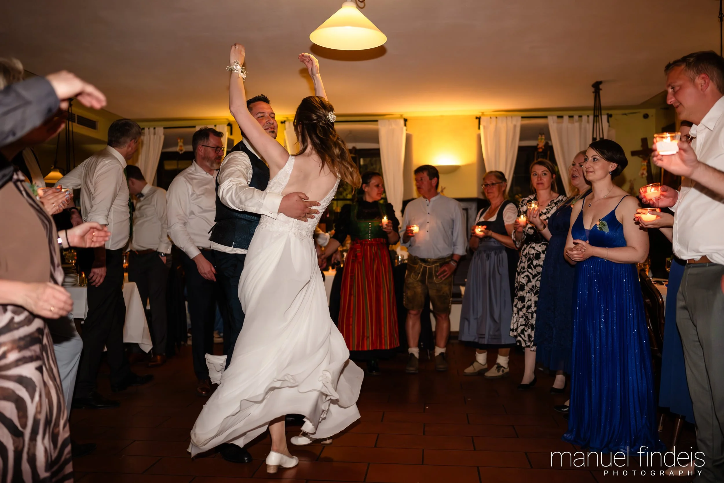 1161_Hochzeit_VuA_www.manuelfindeis.com.jpg