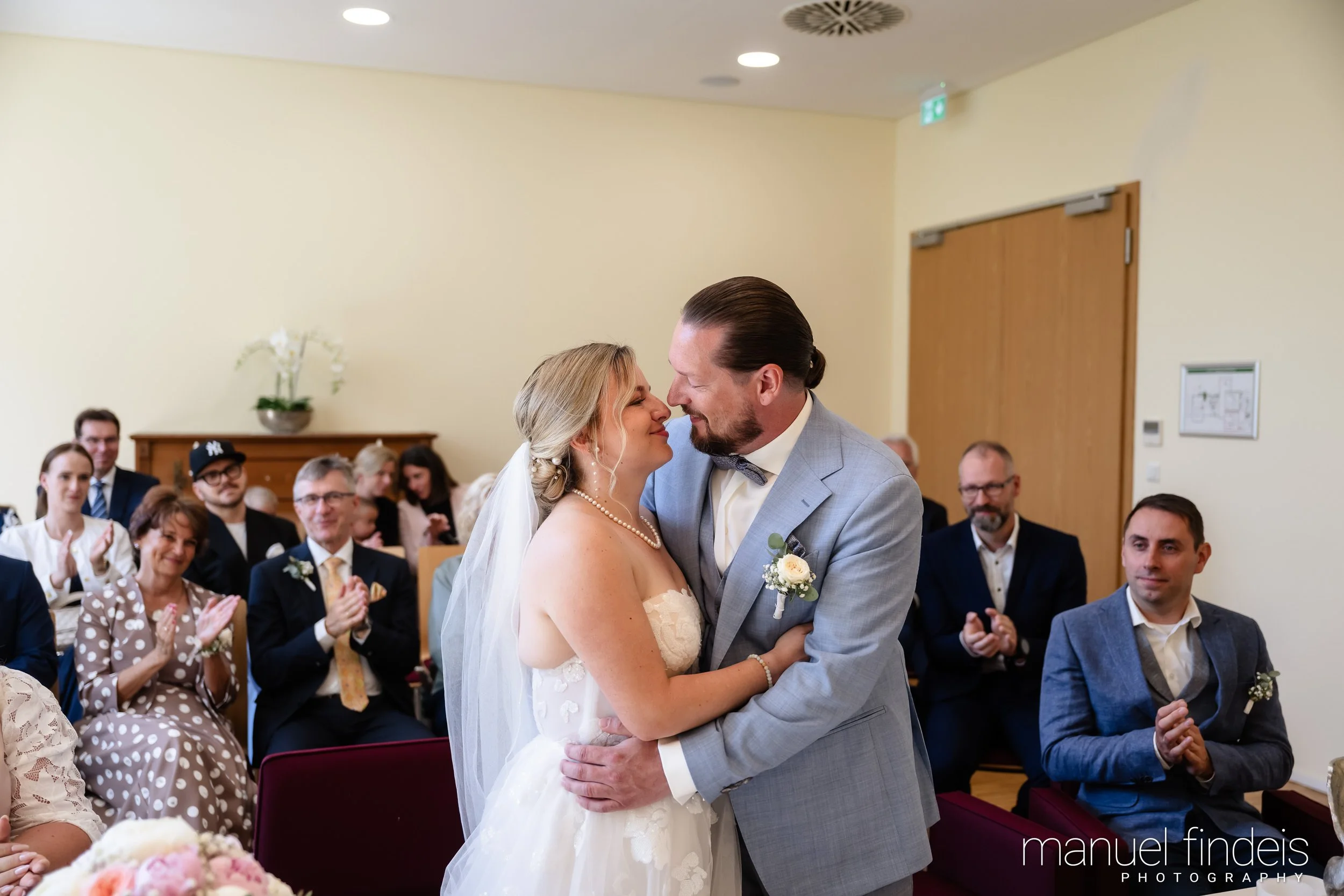 0247_Hochzeit_RundS_www.manuelfindeis.com.jpg