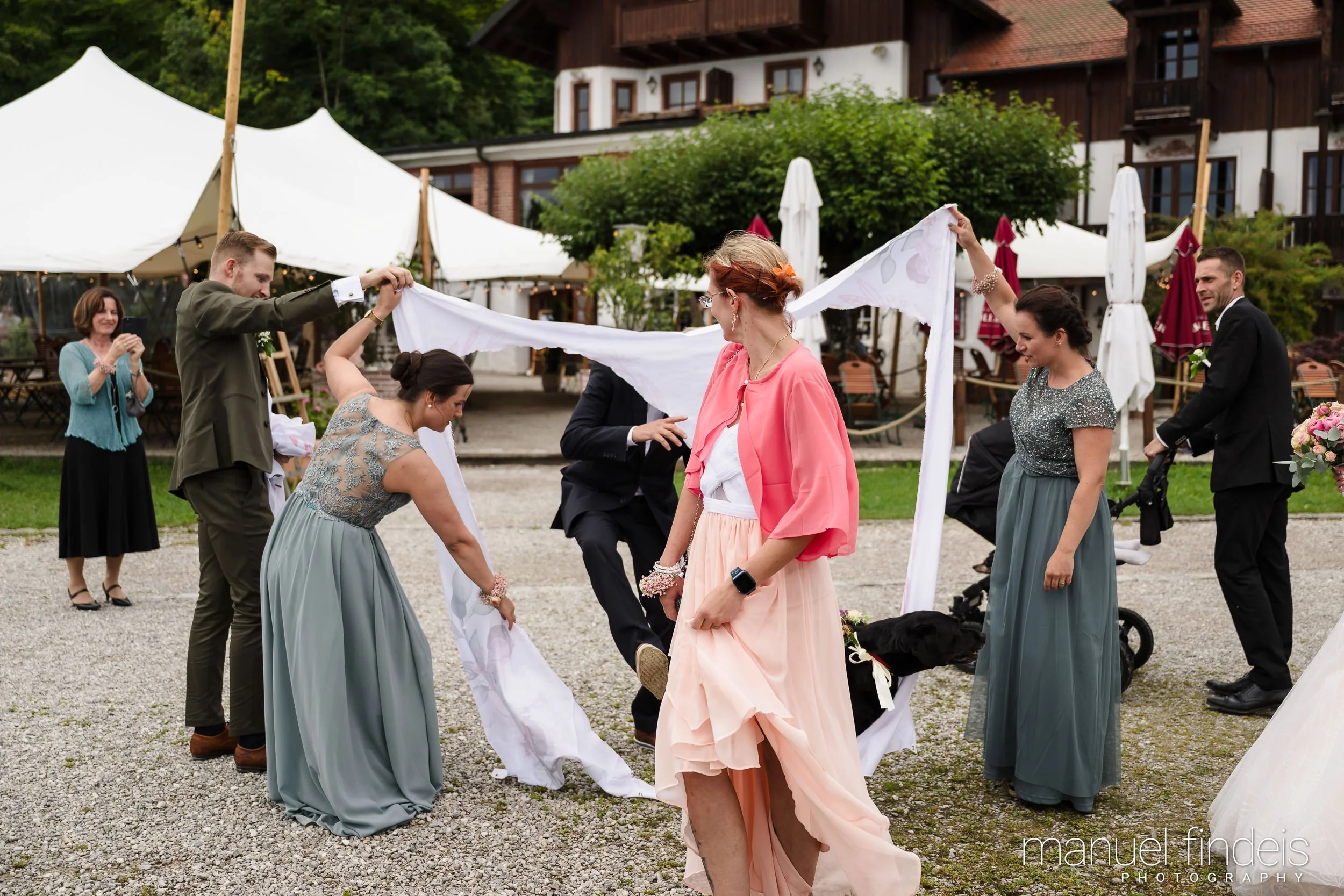 0597_Hochzeit-AuJ_www.manuelfindeis.com.jpg