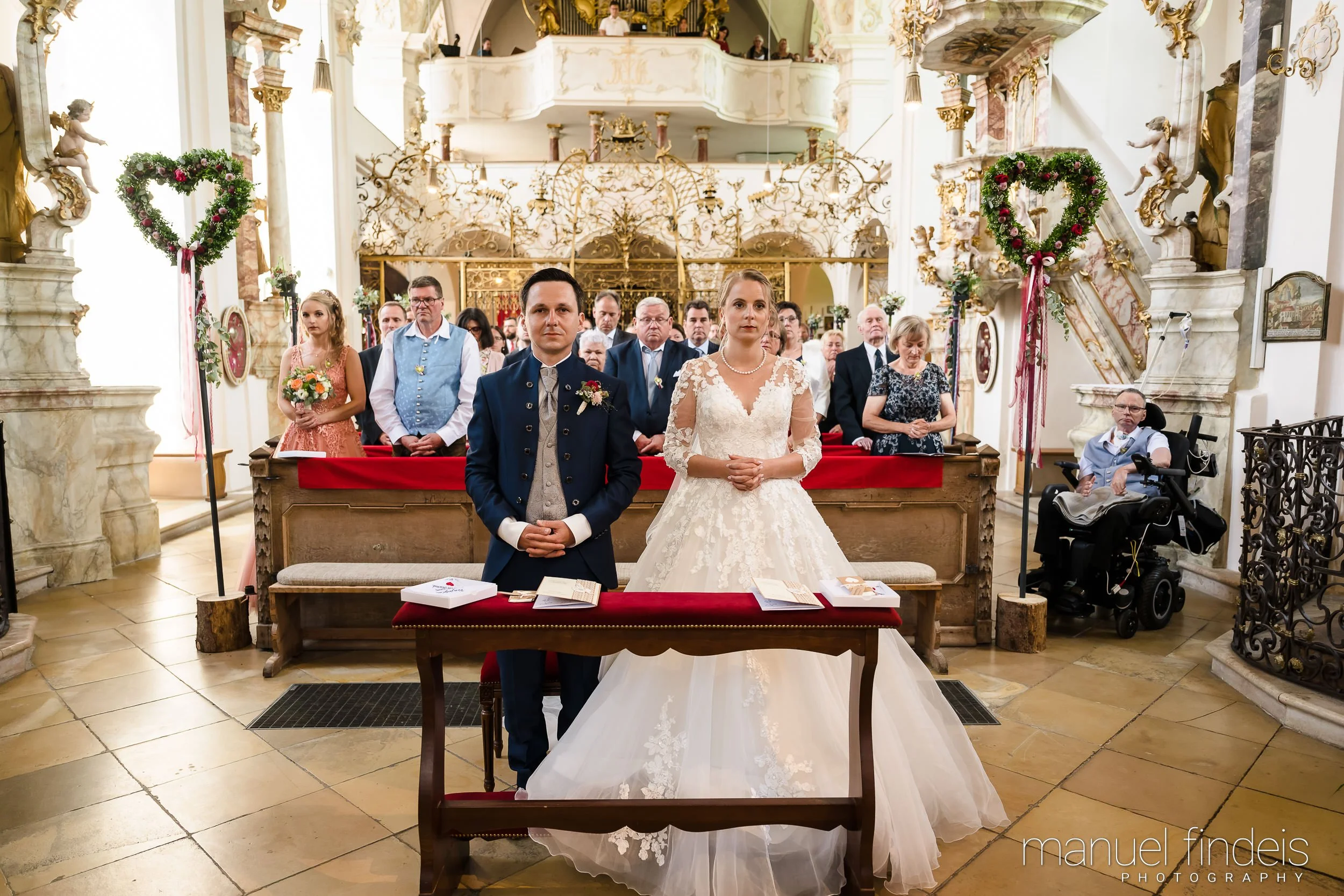 0412_Hochzeit-MuR-Kirche_www.manuelfindeis.com.jpg