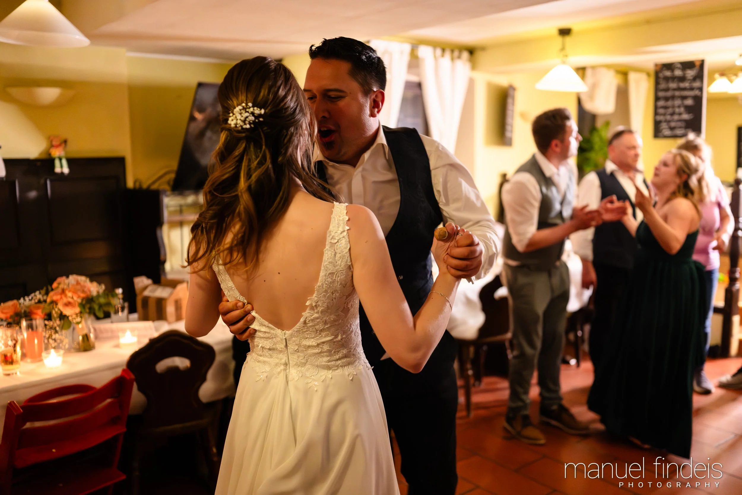 1018_Hochzeit_VuA_www.manuelfindeis.com.jpg