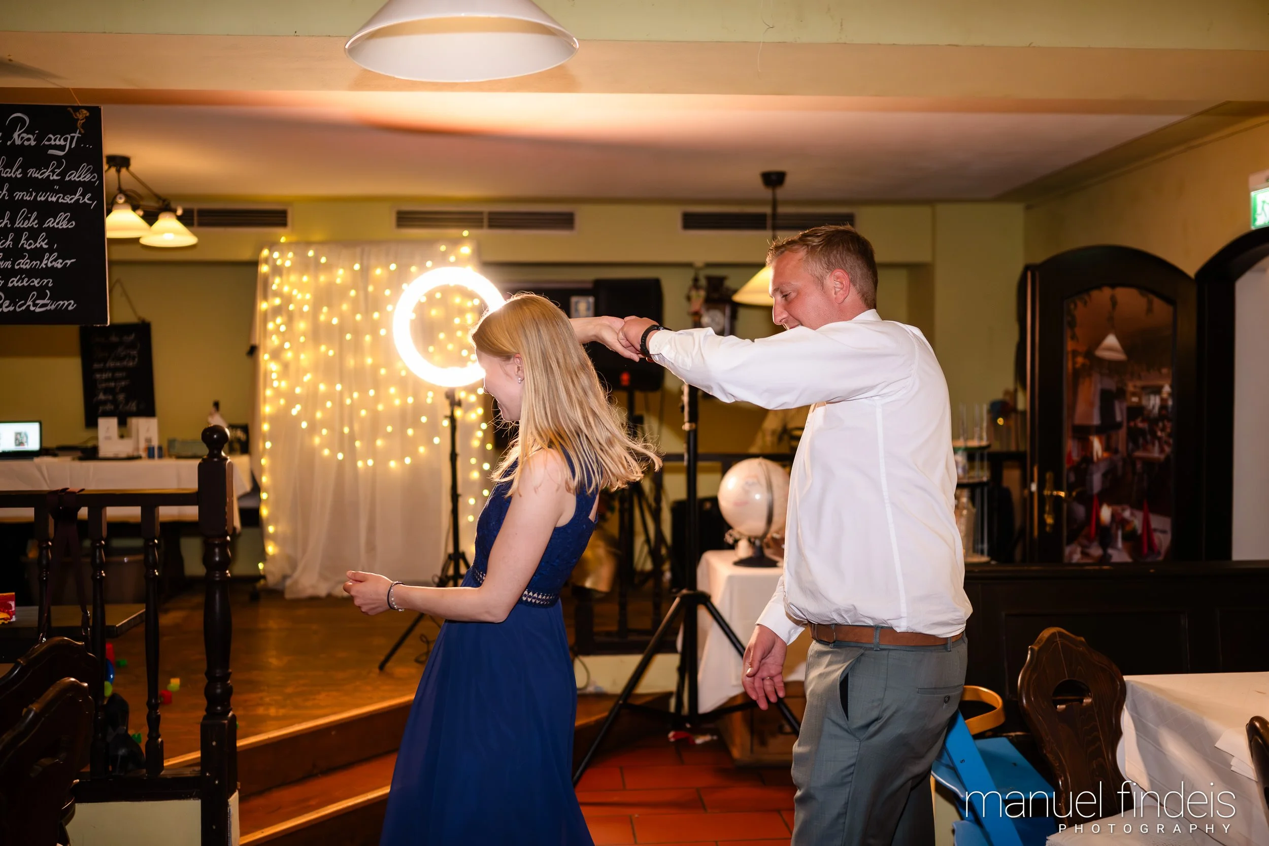 1112_Hochzeit_VuA_www.manuelfindeis.com.jpg