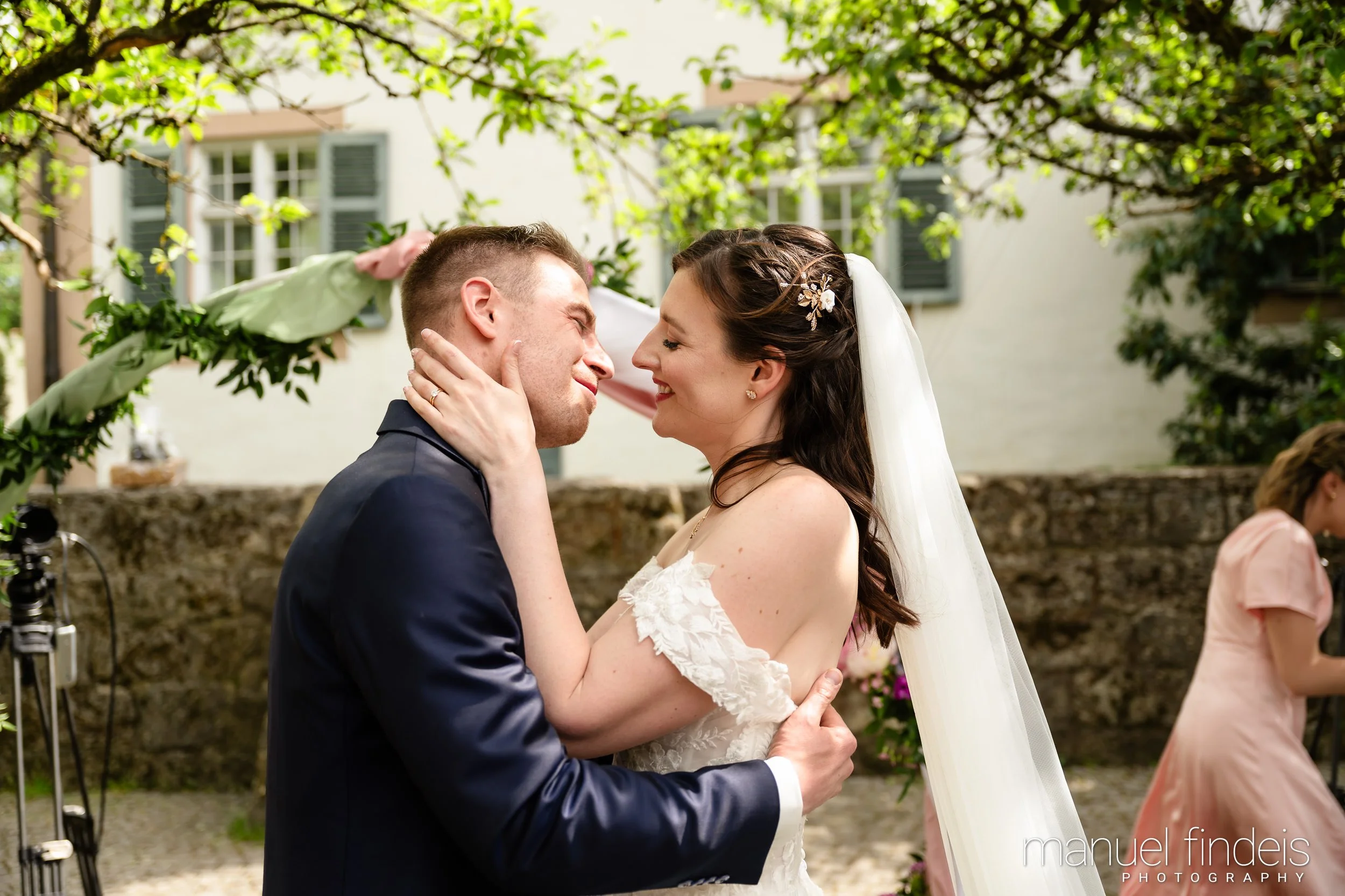0237_Hochzeit_RuS_www.manuelfindeis.com.jpg