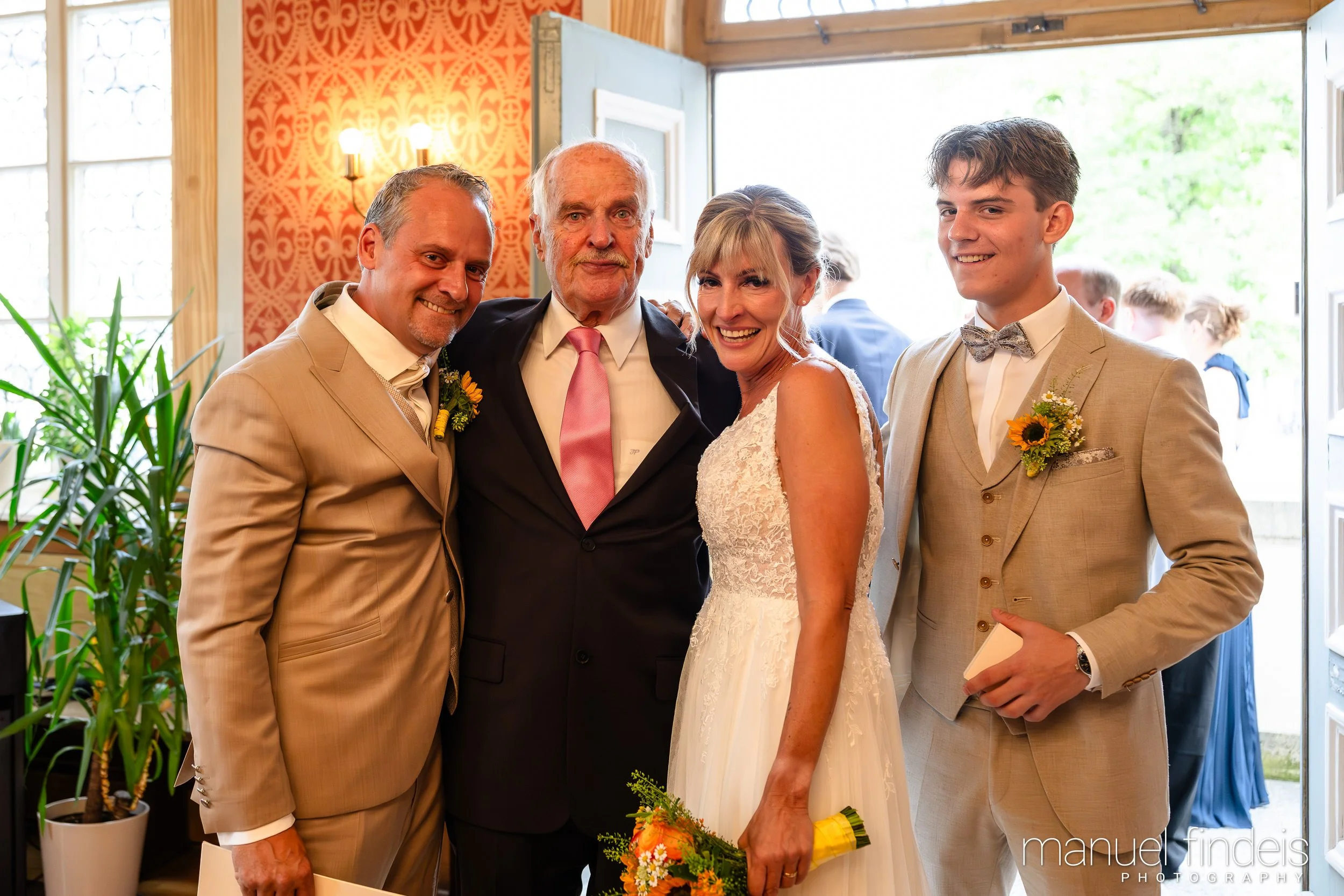 0240_Hochzeit_CuR_www.manuelfindeis.com.jpg