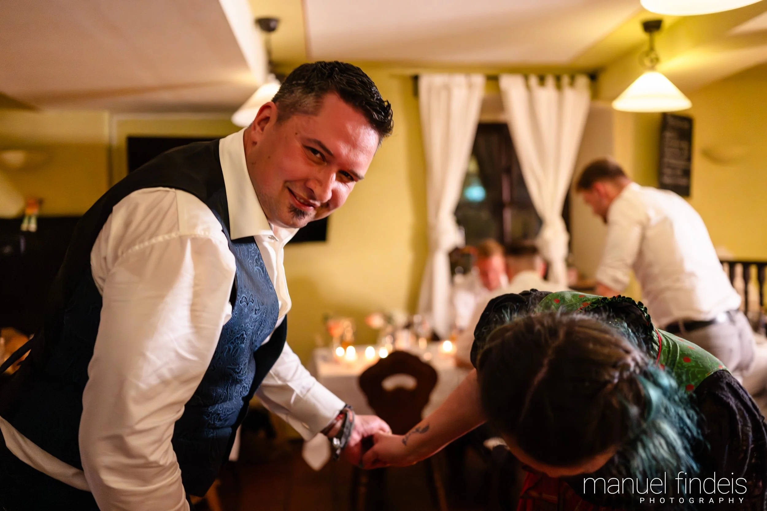 1052_Hochzeit_VuA_www.manuelfindeis.com.jpg