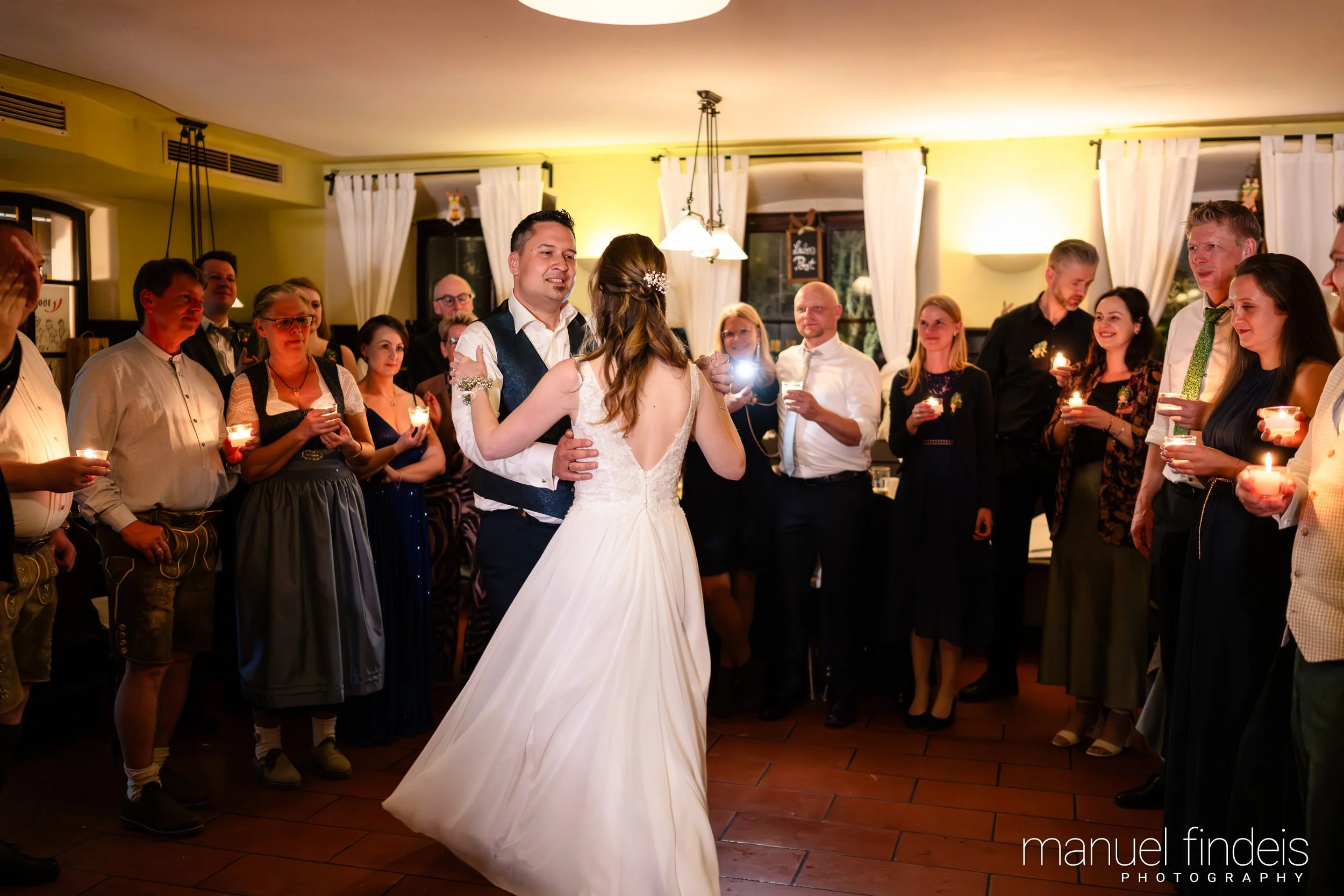 0977_Hochzeit_VuA_www.manuelfindeis.com.jpg