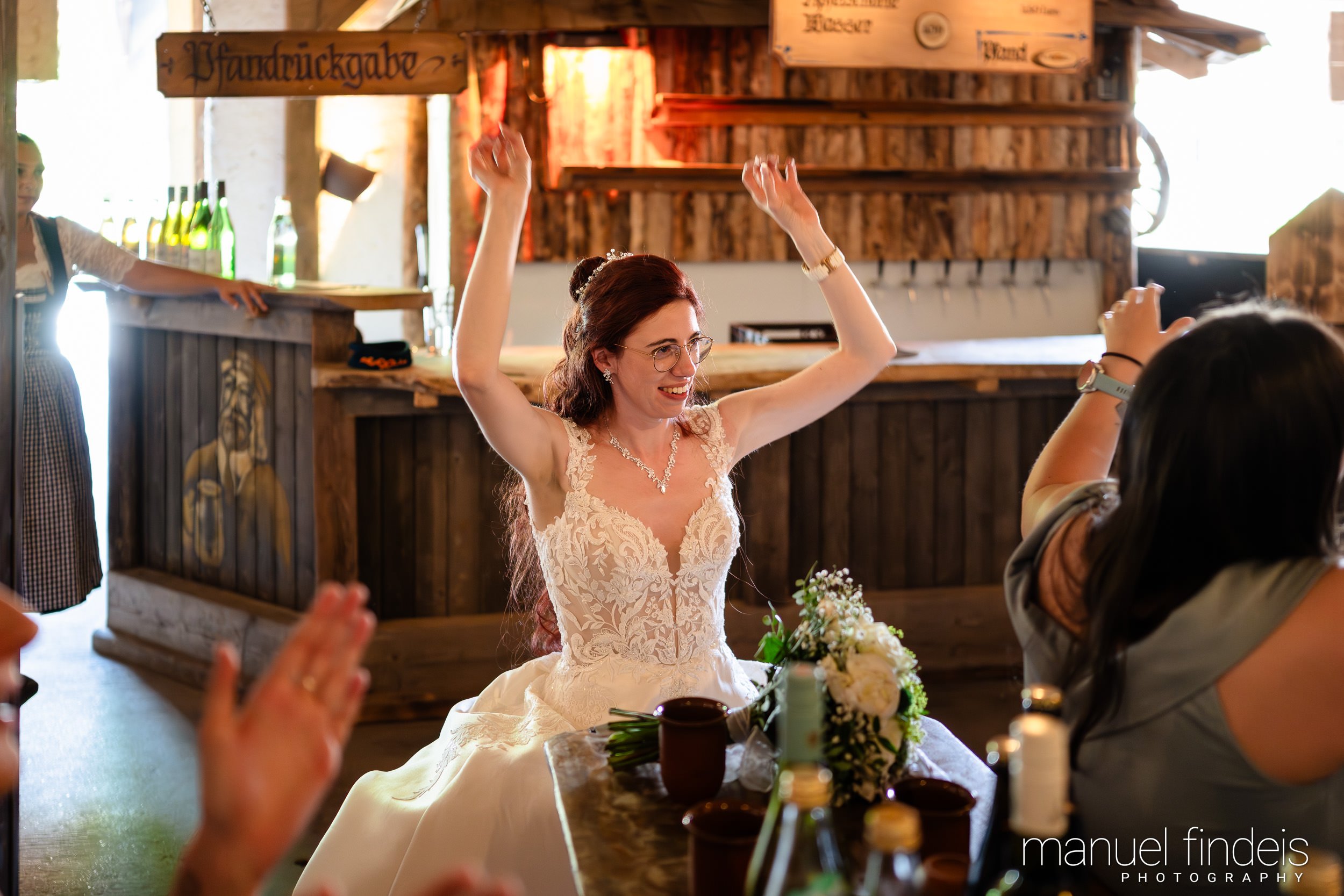 0683_Hochzeit-LUM_www.manuelfindeis.com.jpg
