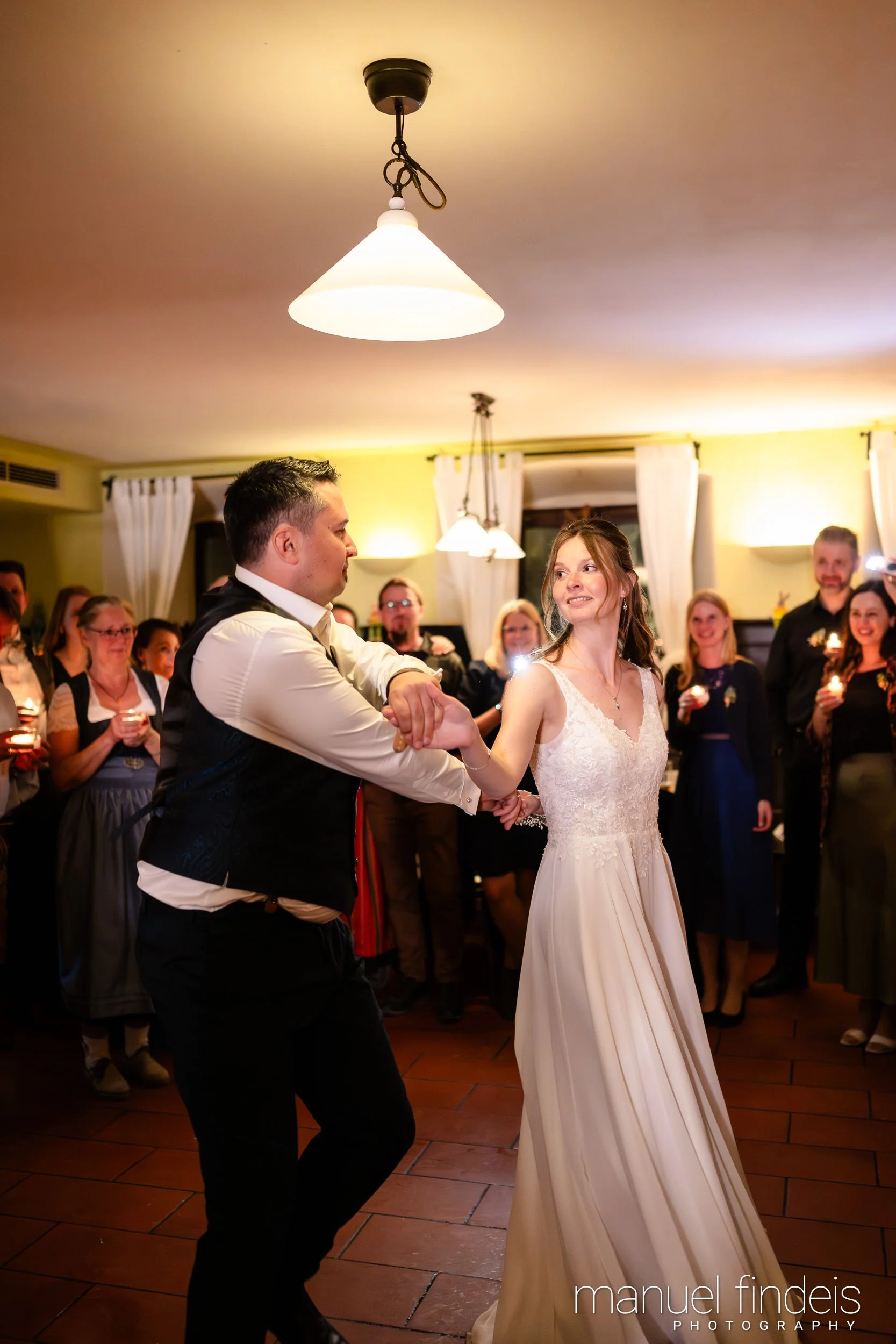 0946_Hochzeit_VuA_www.manuelfindeis.com.jpg