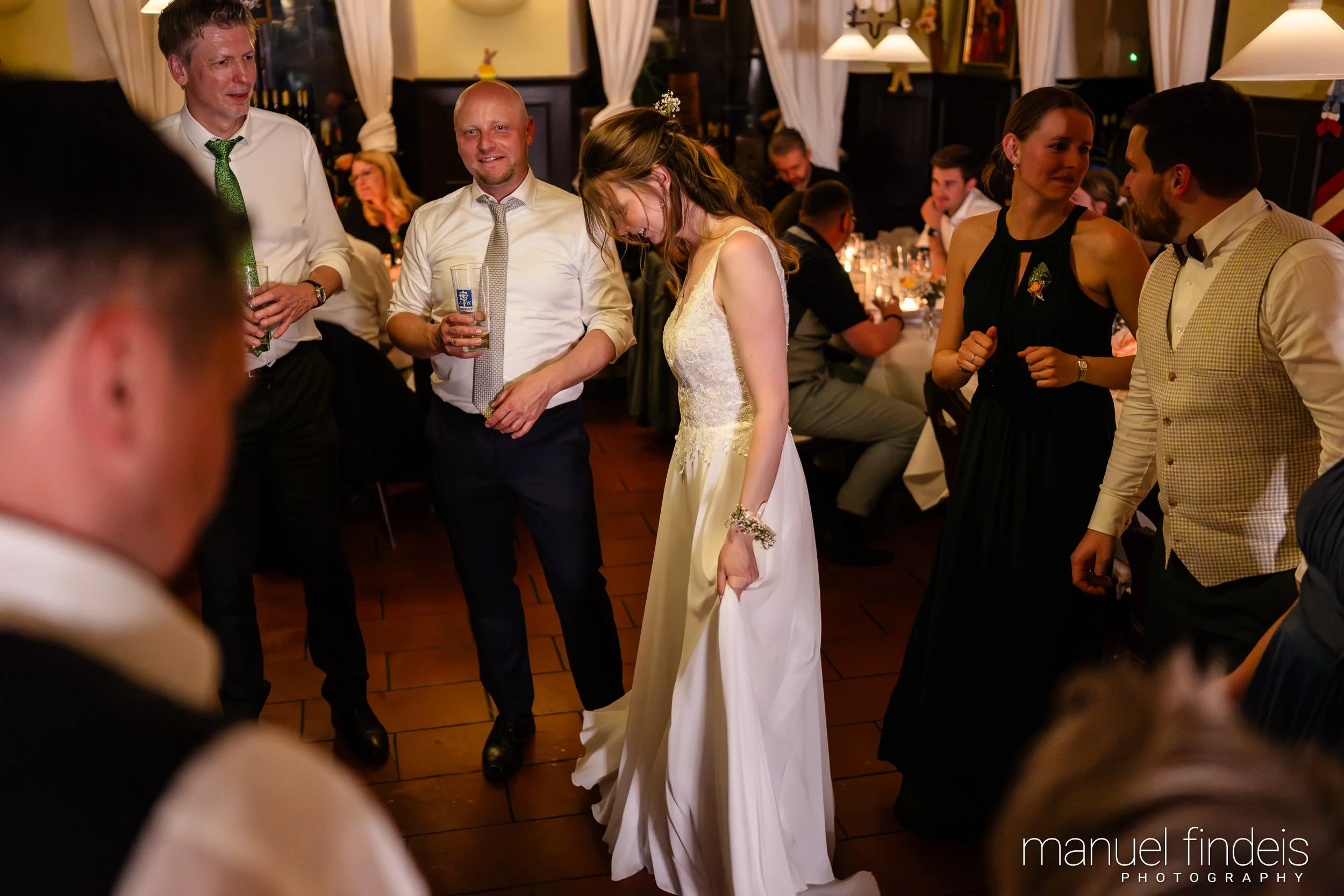 1053_Hochzeit_VuA_www.manuelfindeis.com.jpg