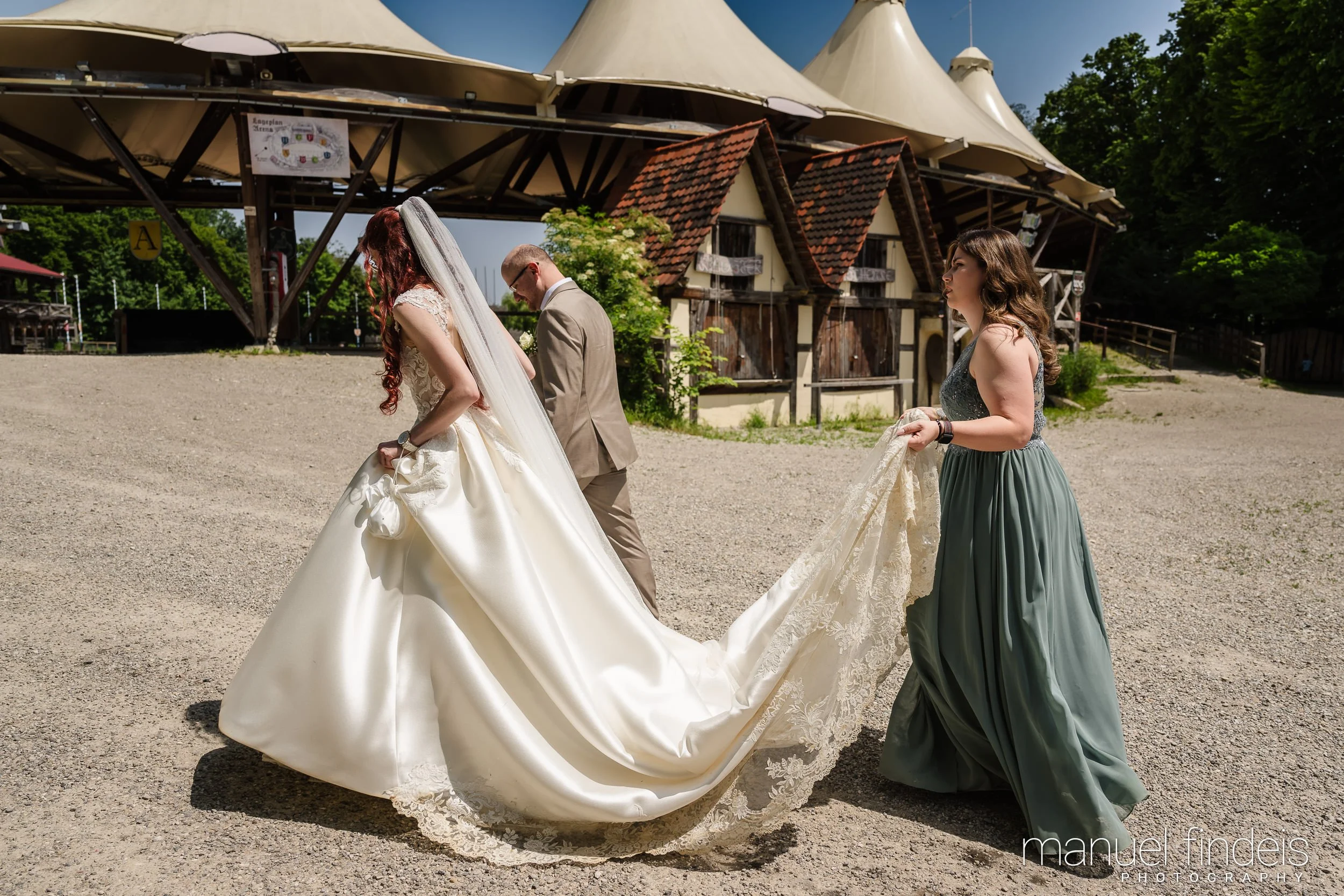 0356_Hochzeit-LUM_www.manuelfindeis.com.jpg