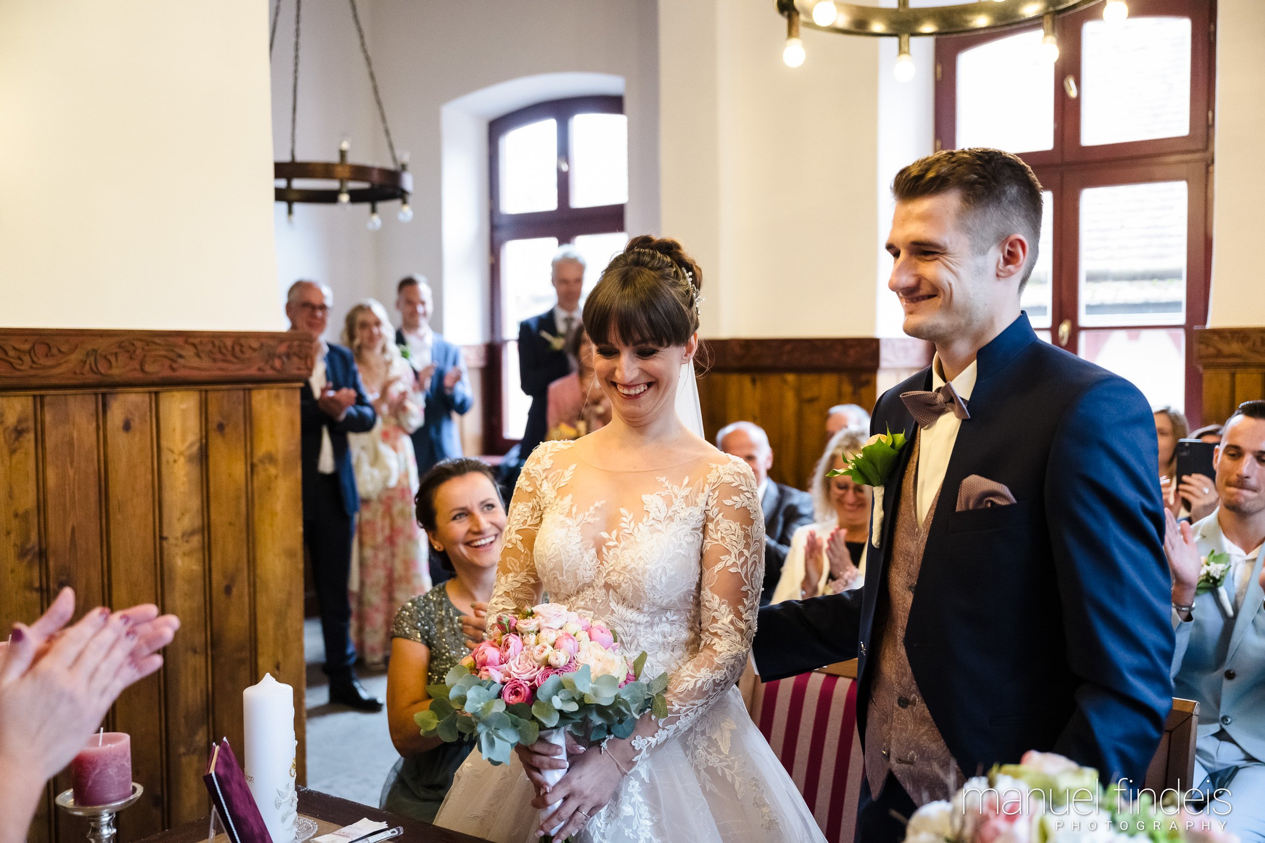 0182_Hochzeit-AuJ_www.manuelfindeis.com.jpg