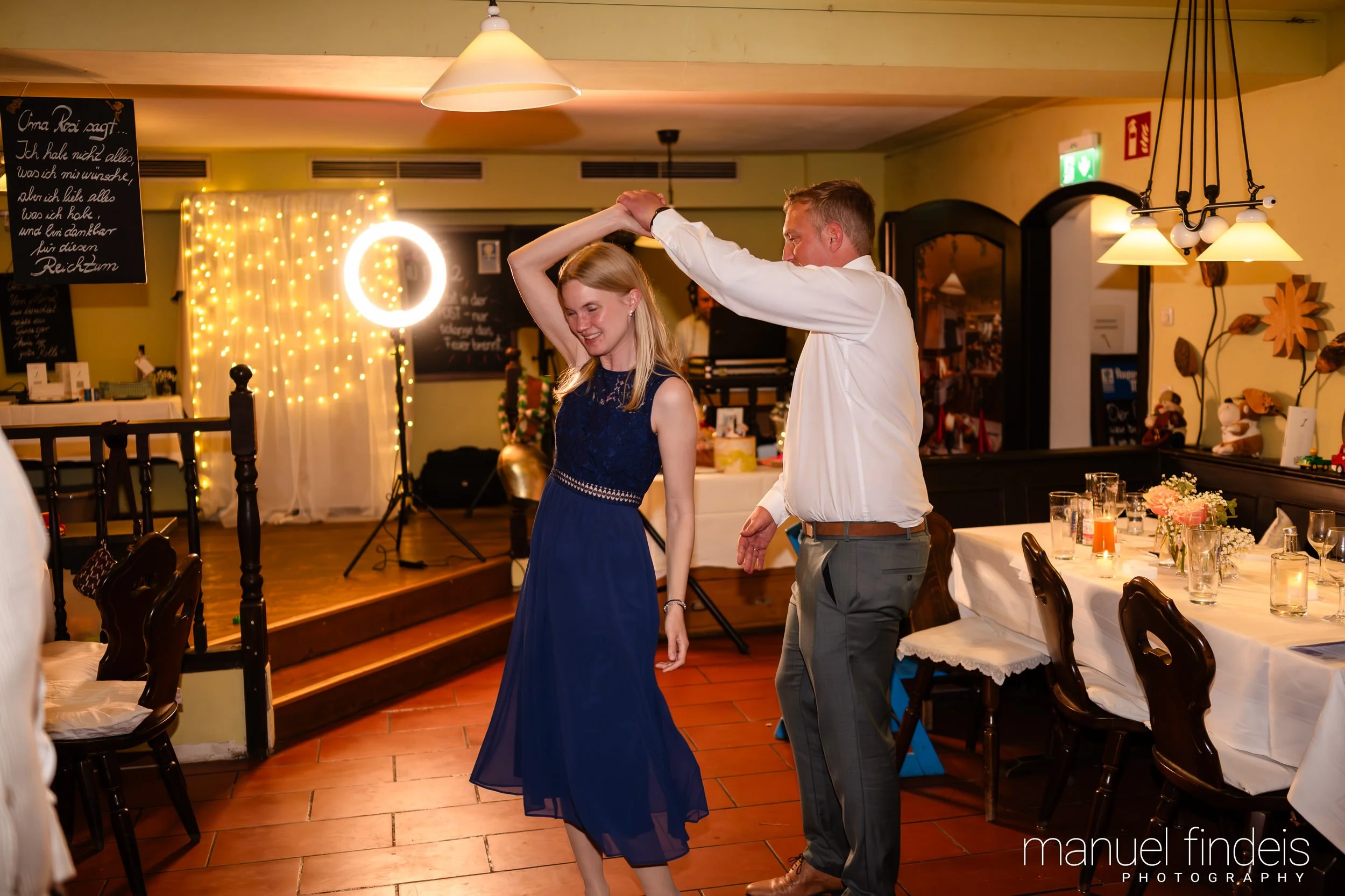 1109_Hochzeit_VuA_www.manuelfindeis.com.jpg
