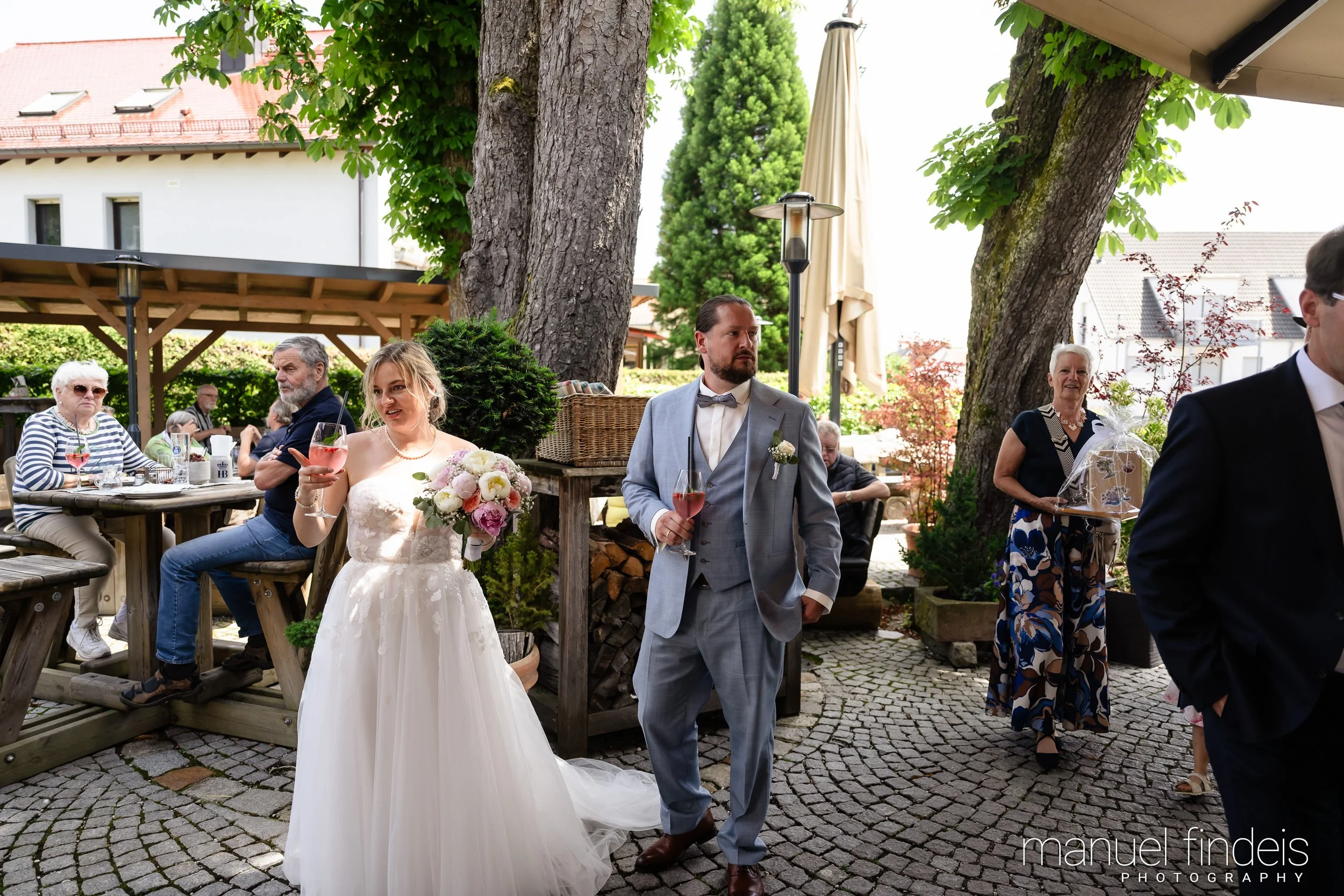 0433_Hochzeit_RundS_www.manuelfindeis.com.jpg