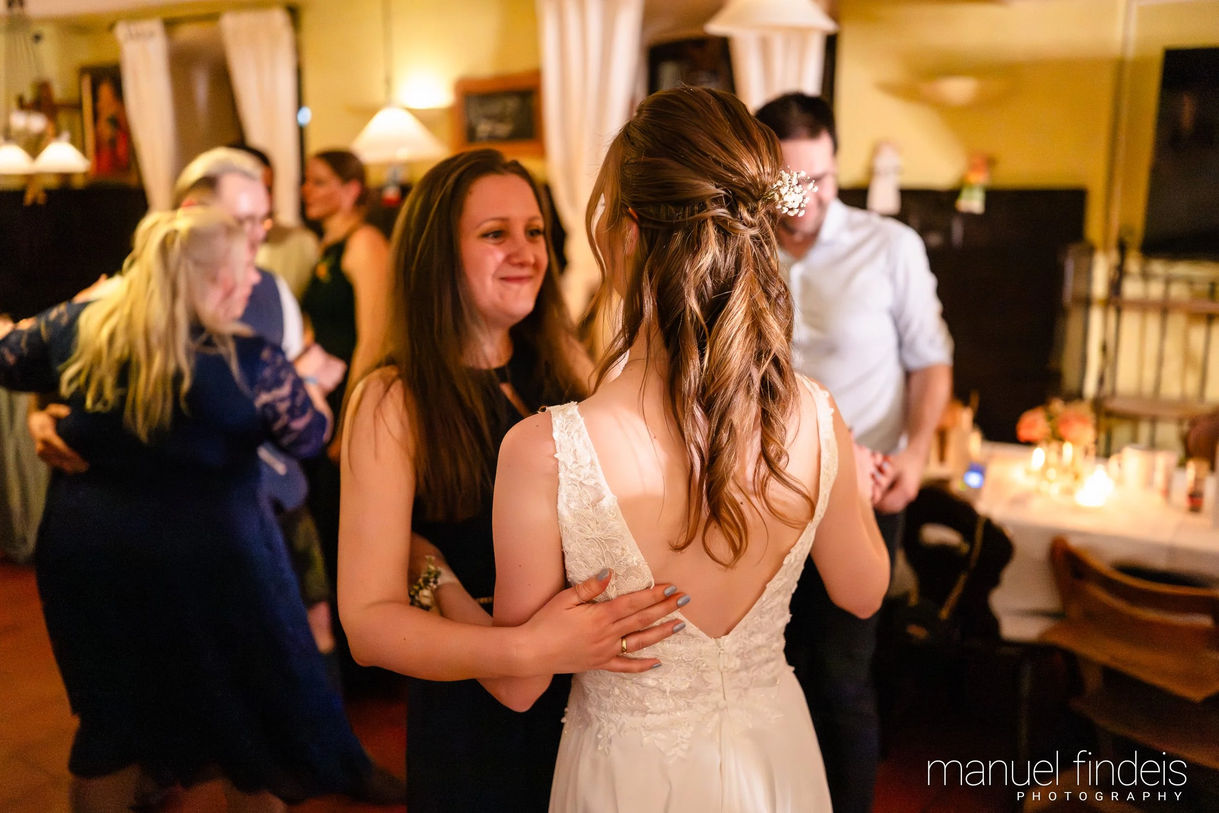 1043_Hochzeit_VuA_www.manuelfindeis.com.jpg