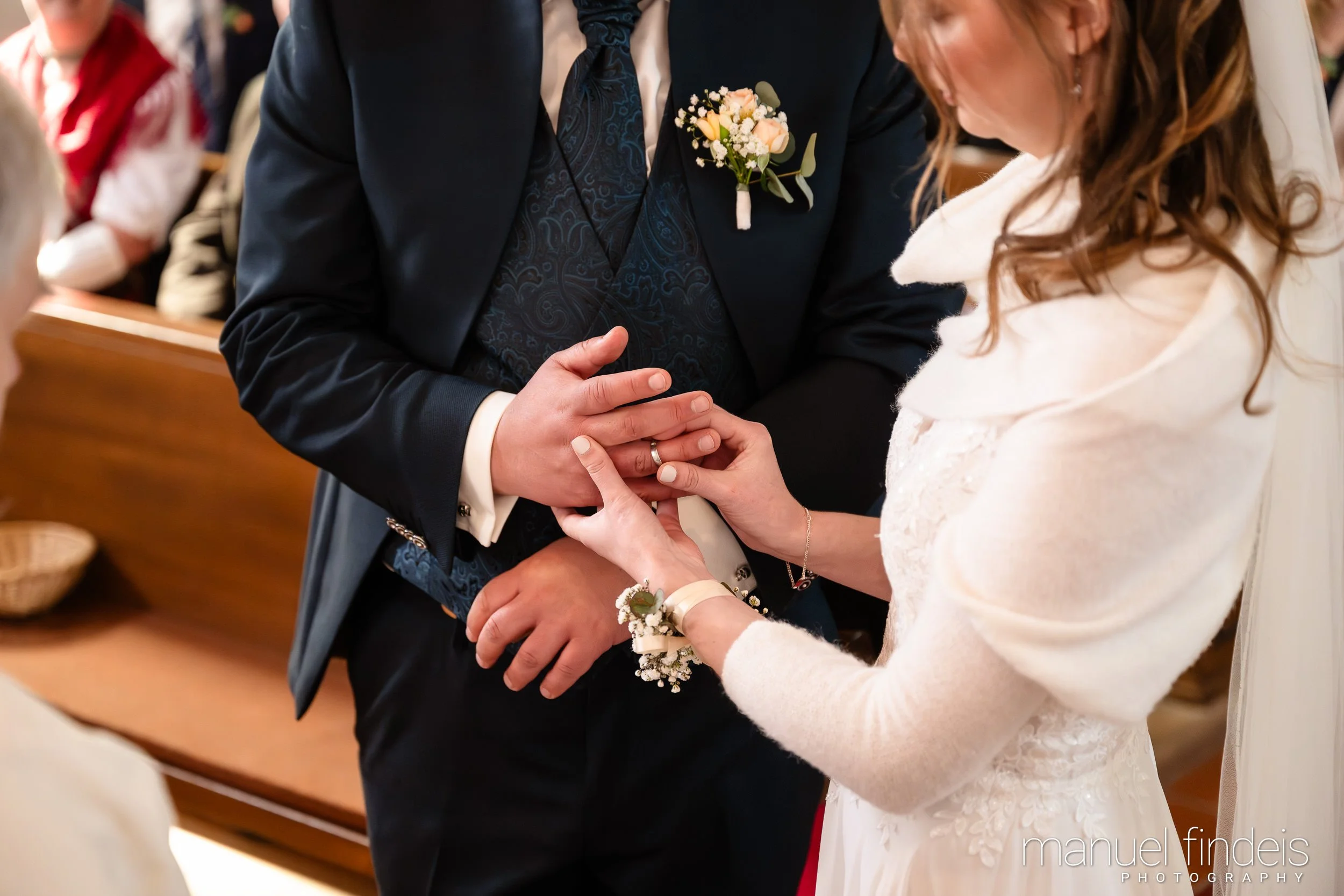 0275_Hochzeit_VuA_www.manuelfindeis.com.jpg