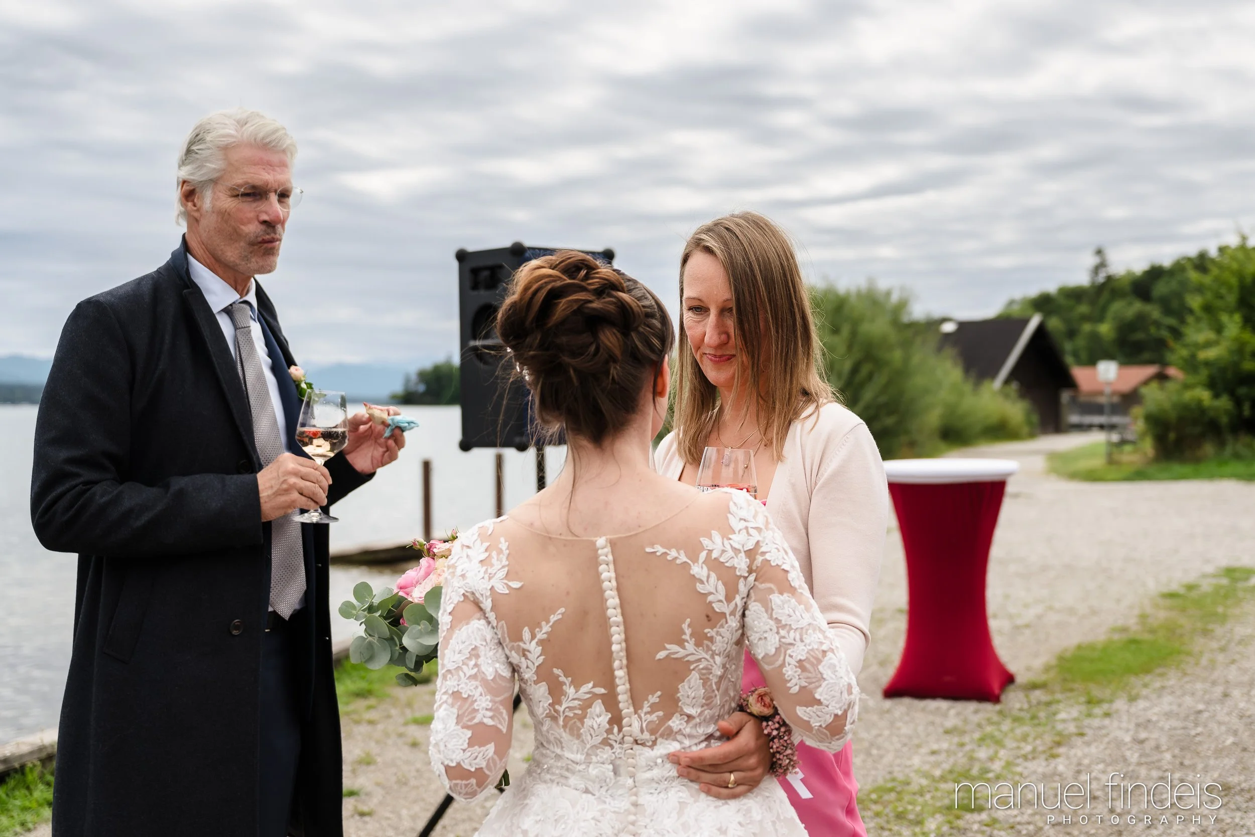 0655_Hochzeit-AuJ_www.manuelfindeis.com.jpg